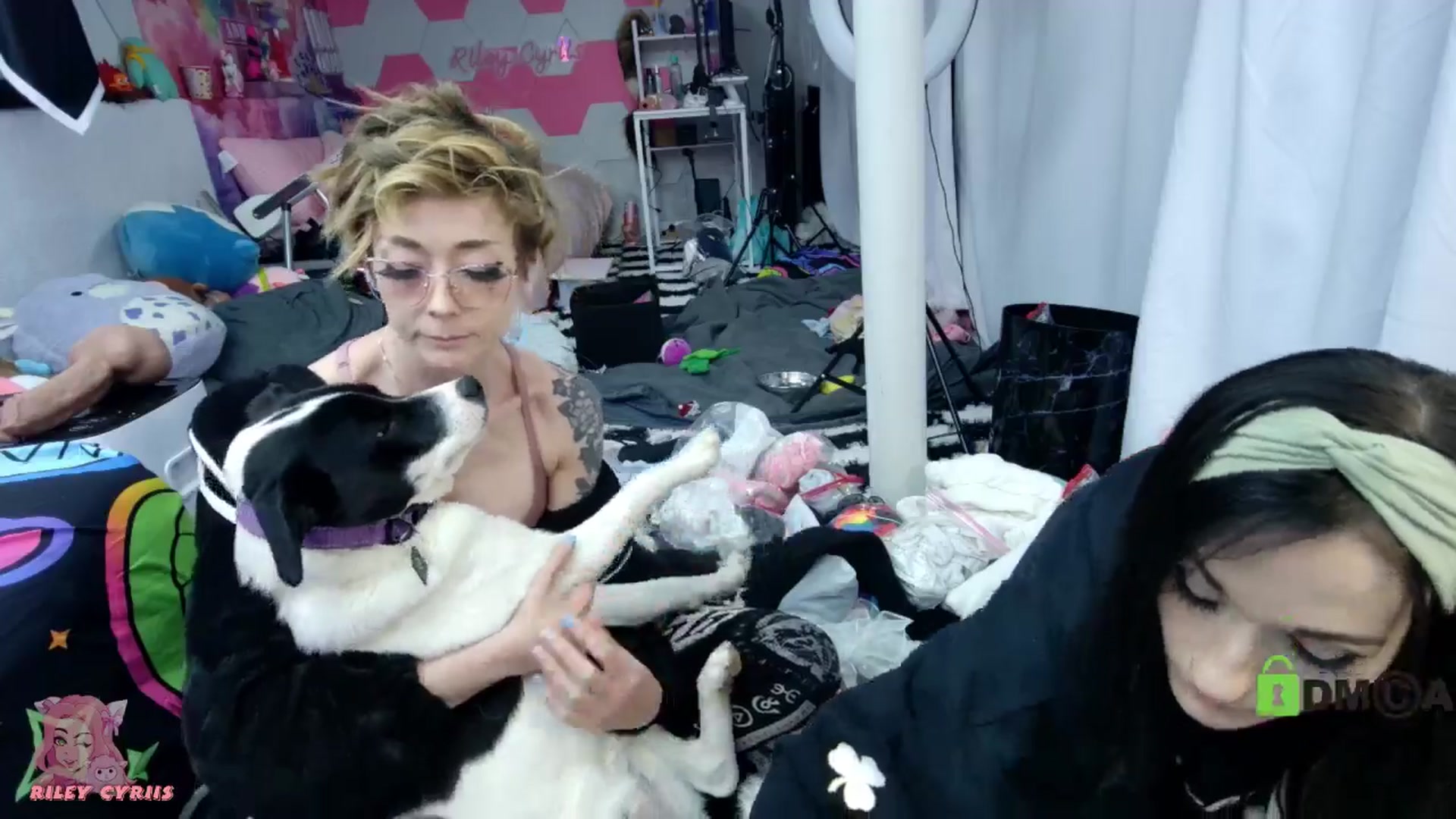 Gallery image thumbnail from Riley_Cyriis's myfreecams stream on, 04/16/2026, 24:03 image 14 of 20