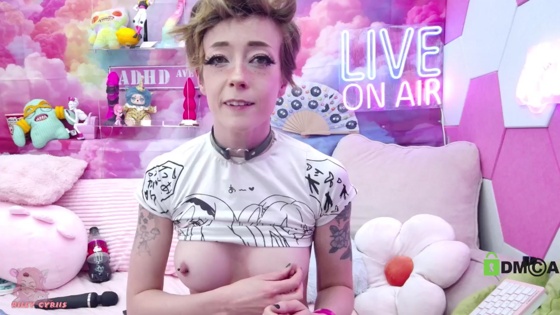 Gallery image thumbnail from Riley_Cyriis's myfreecams stream on, 04/24/2026, 24:29 image 13 of 20