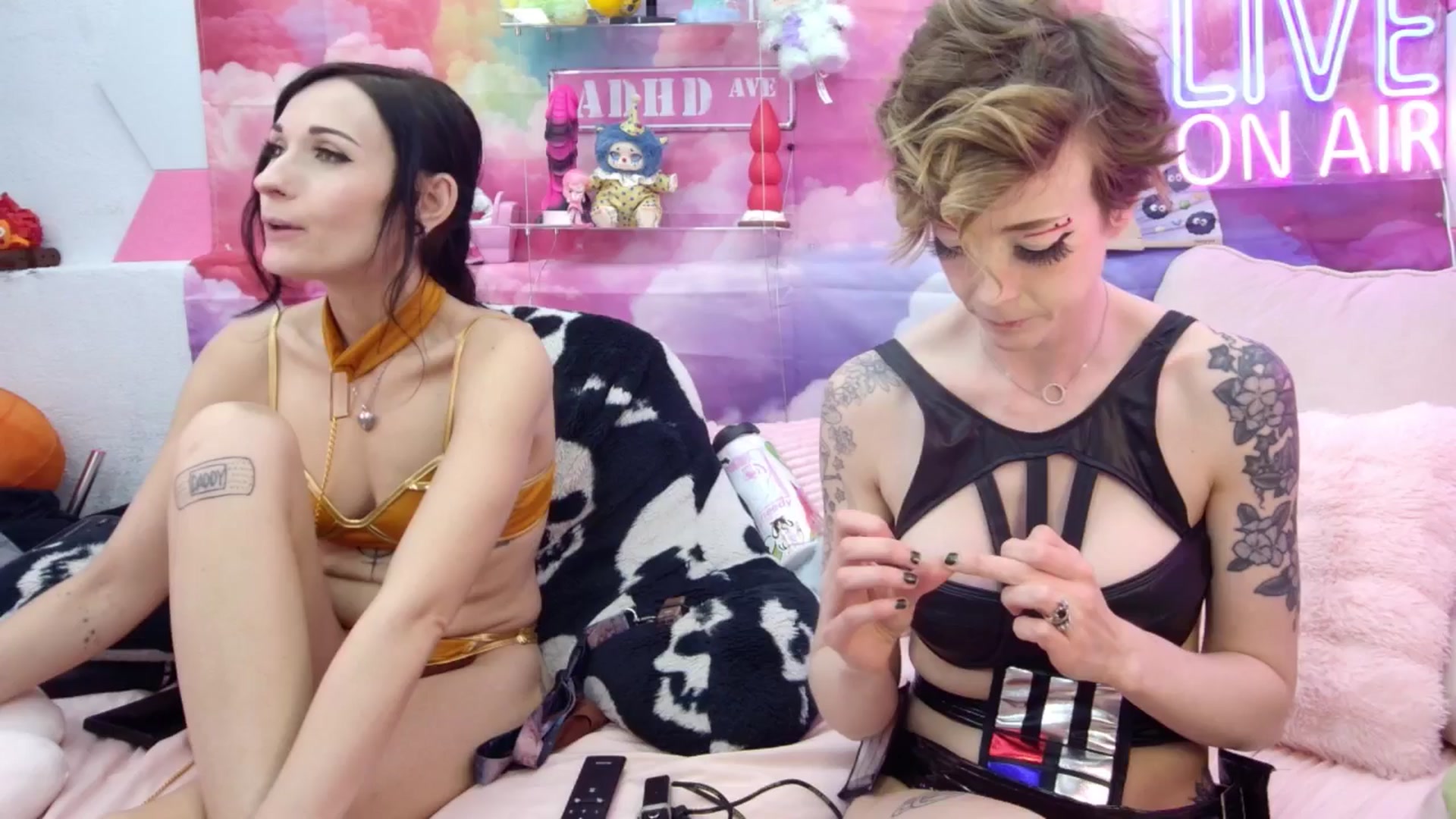 Gallery image thumbnail from Riley_Cyriis's myfreecams stream on, 05/05/2026, 01:47 image 2 of 20
