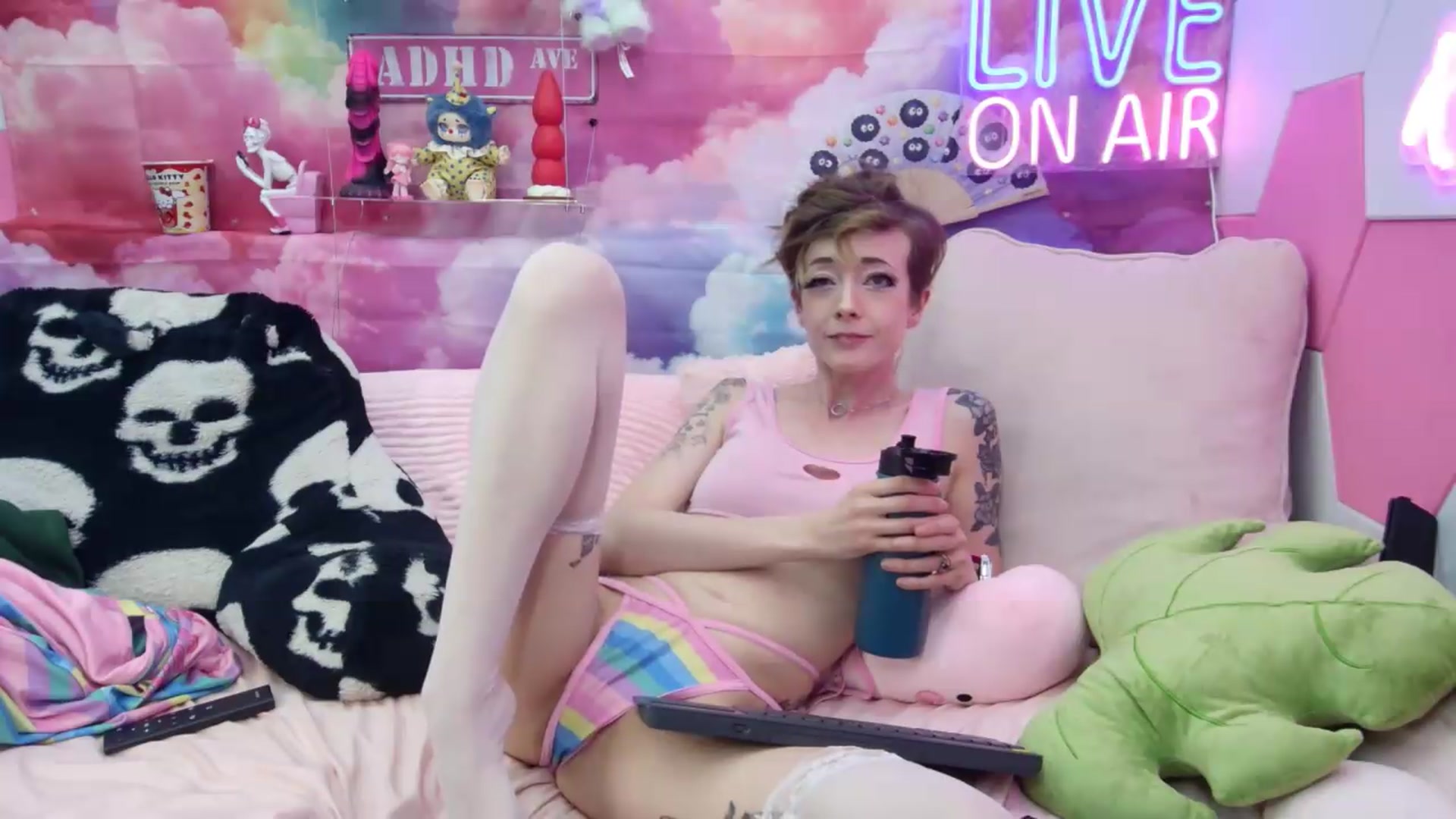 Gallery image thumbnail from Riley_Cyriis's myfreecams stream on, 05/12/2026, 01:44 image 11 of 20