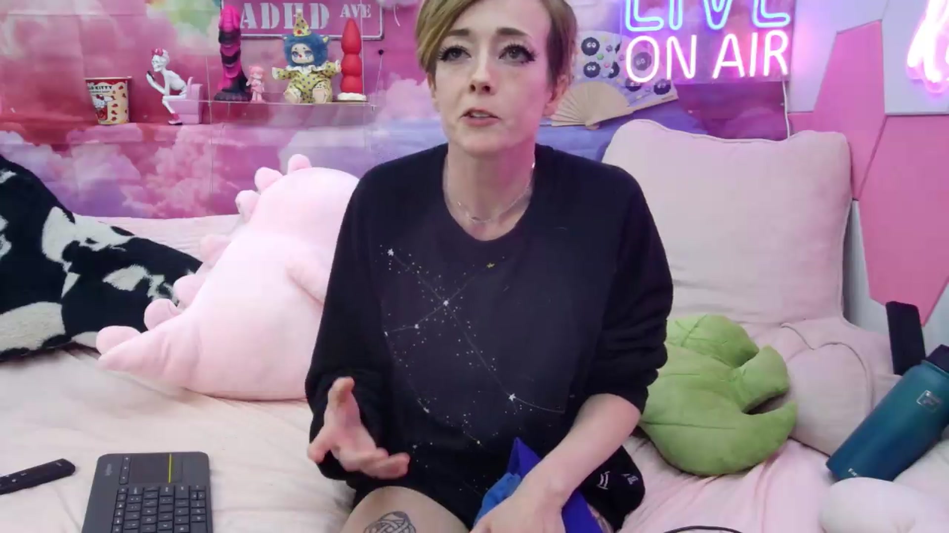 Gallery image thumbnail from Riley_Cyriis's myfreecams stream on, 05/14/2026, 24:01 image 13 of 20