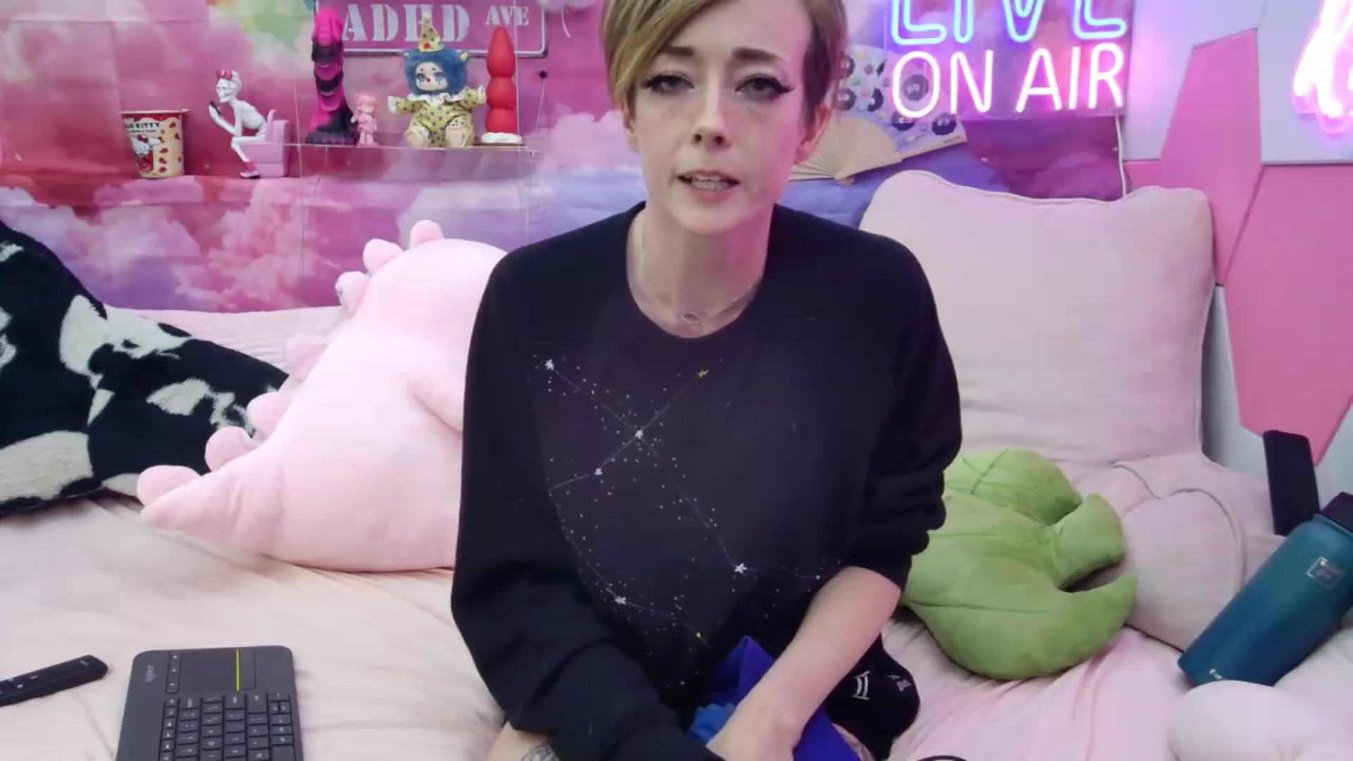 Gallery image thumbnail from Riley_Cyriis's myfreecams stream on, 05/14/2026, 02:00 image 7 of 20