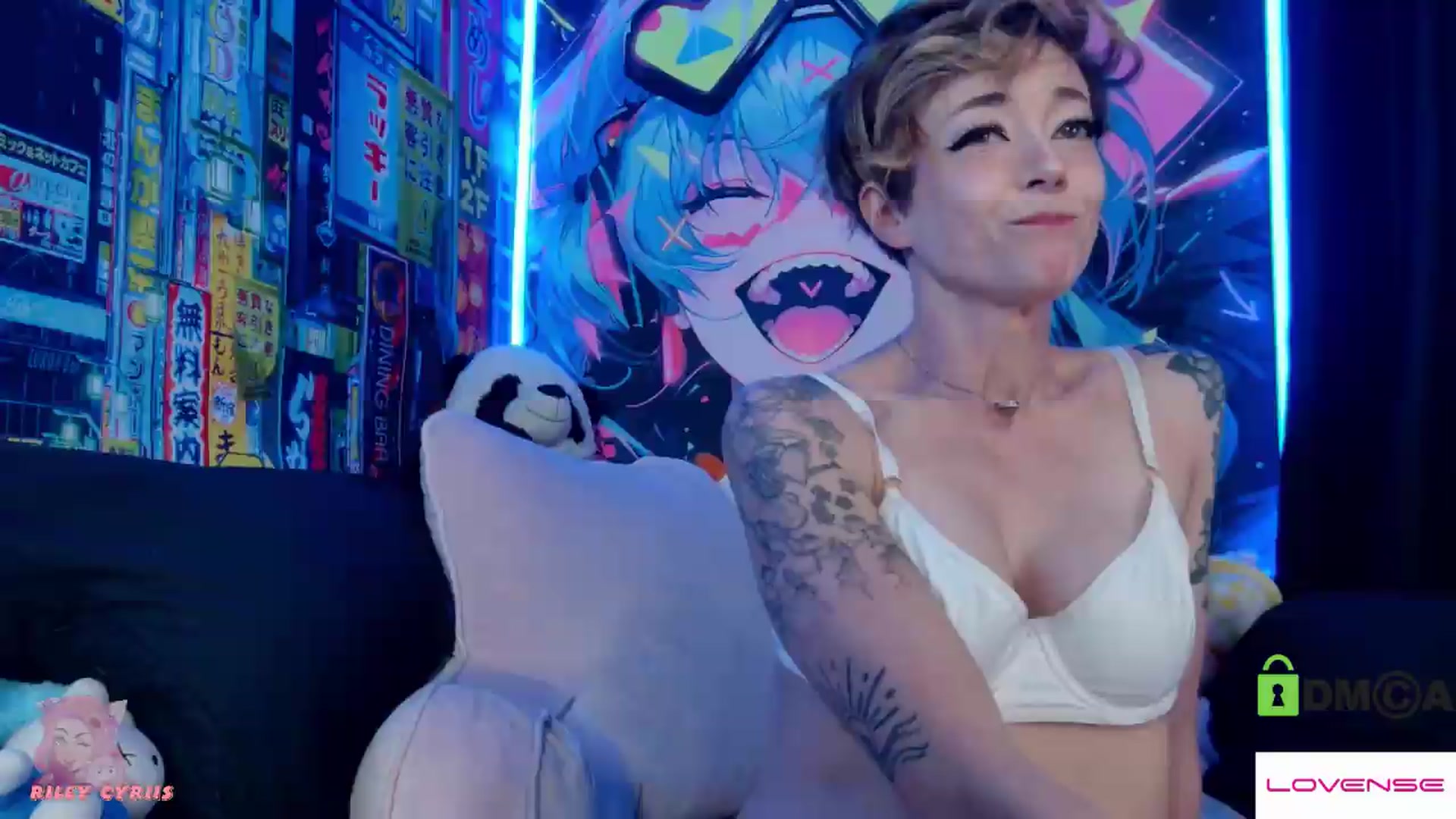 Gallery image thumbnail from Riley_Cyriis's myfreecams stream on, 05/25/2026, 23:19 image 19 of 20