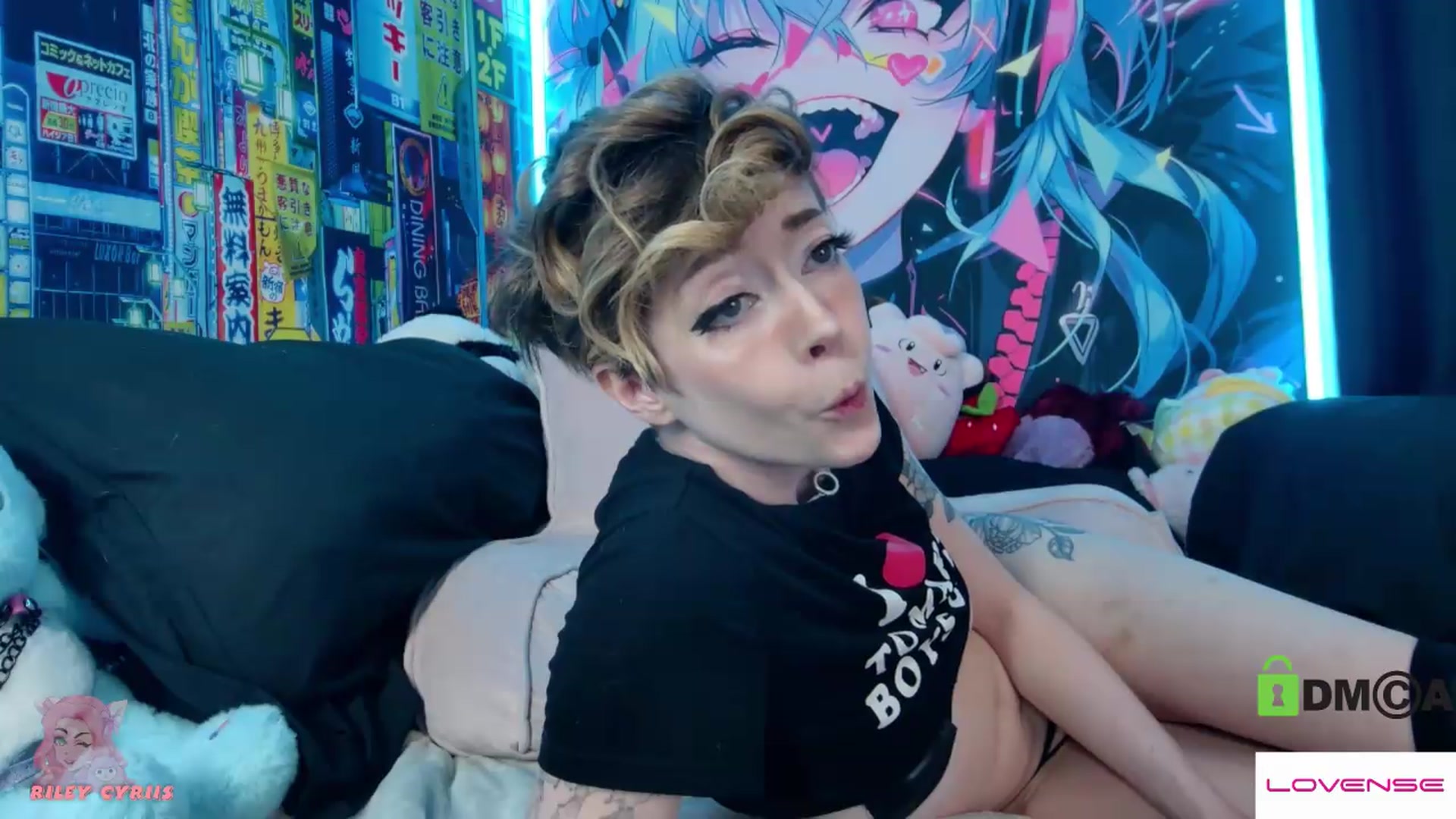 Gallery image thumbnail from Riley_Cyriis's myfreecams stream on, 05/27/2026, 23:59 image 2 of 20