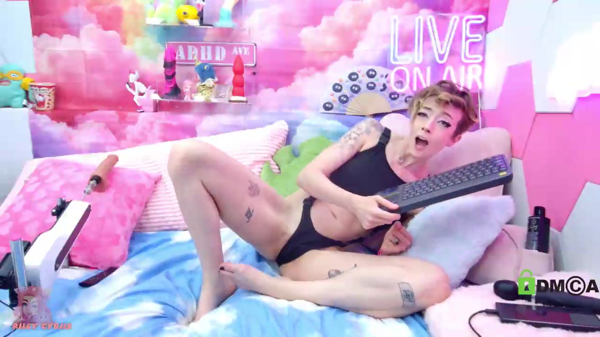 Gallery image thumbnail from Riley_Cyriis's myfreecams stream on, 06/23/2026, 24:02 image 9 of 20