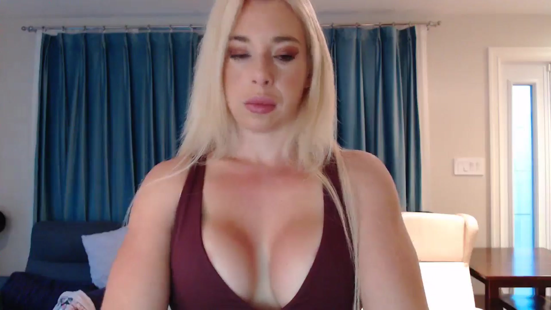Gallery image thumbnail from Riley_Parks's myfreecams stream on, 08/06/2024, 10:20 image 7 of 20