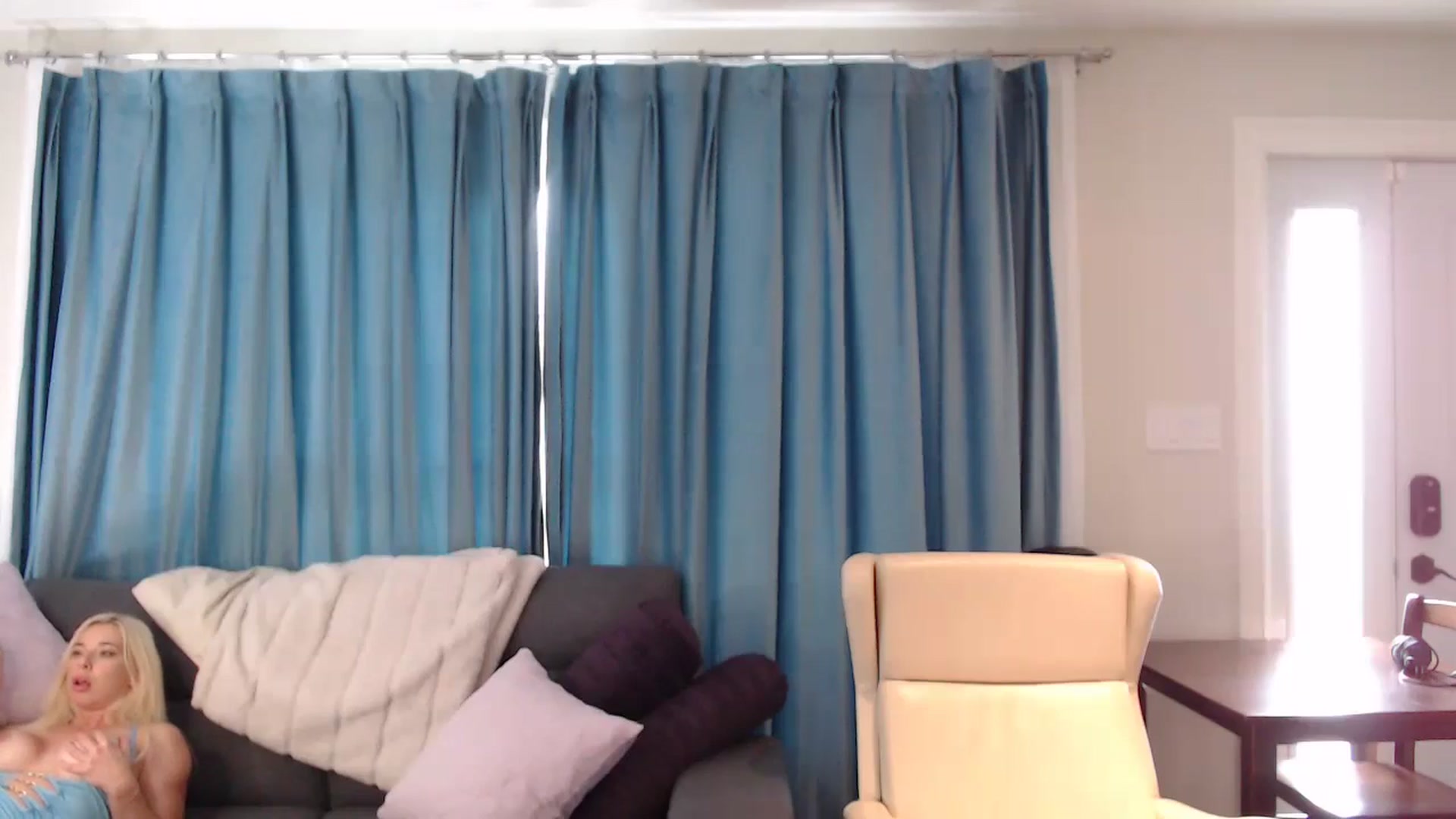 Gallery image thumbnail from Riley_Parks's myfreecams stream on, 08/11/2024, 15:34 image 7 of 20