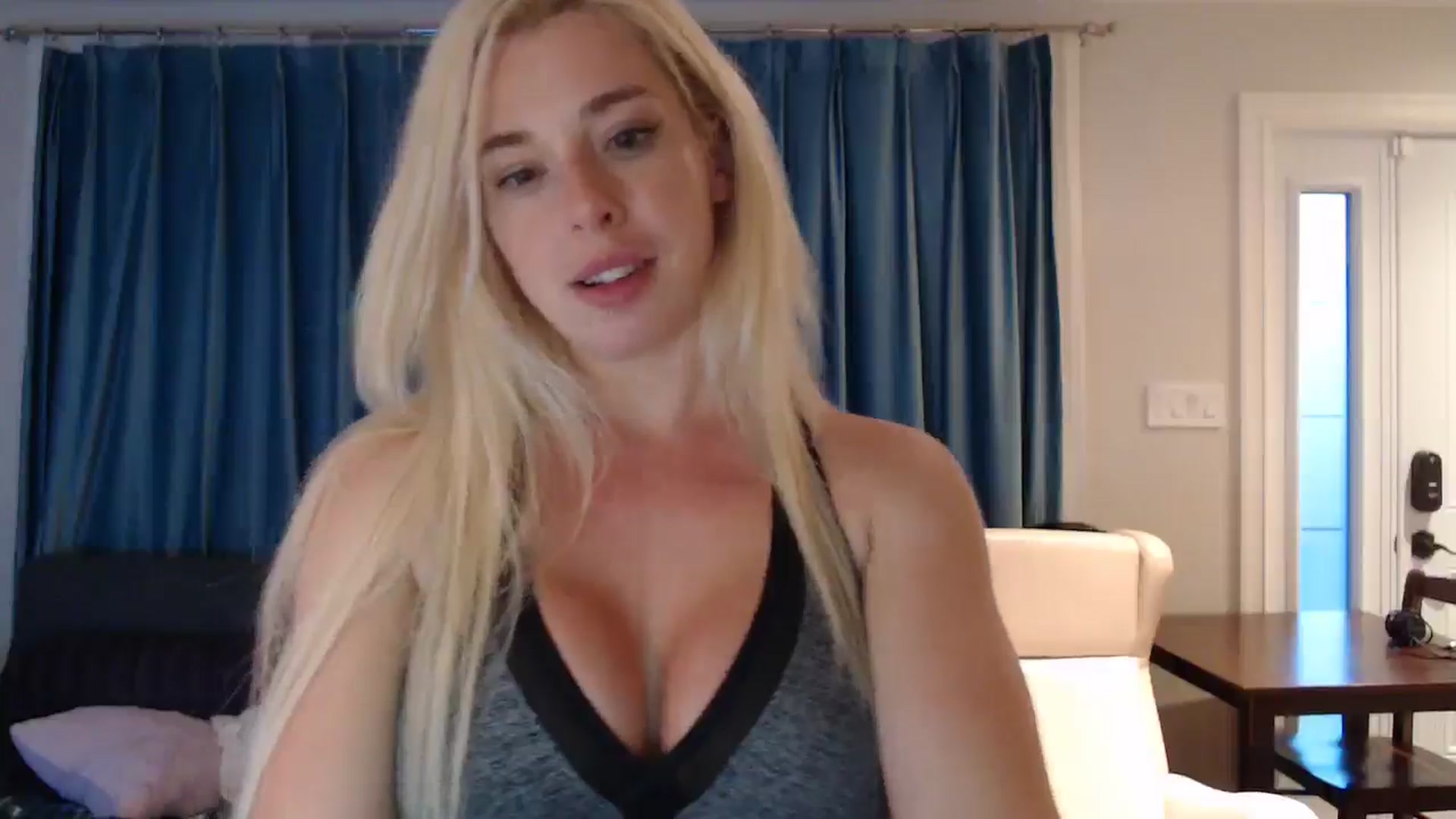 Gallery image thumbnail from Riley_Parks's myfreecams stream on, 08/12/2024, 01:01 image 4 of 20