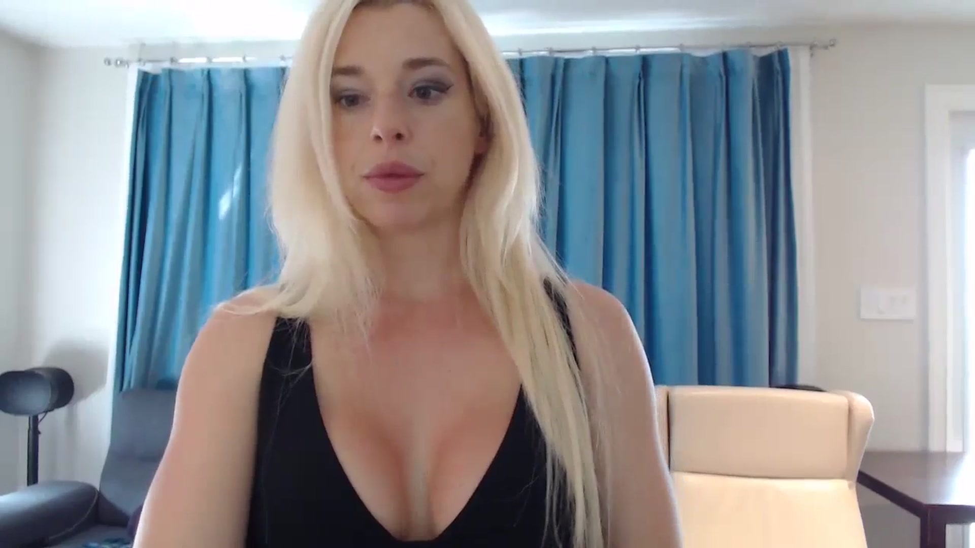 Gallery image thumbnail from Riley_Parks's myfreecams stream on, 08/15/2024, 15:53 image 3 of 20