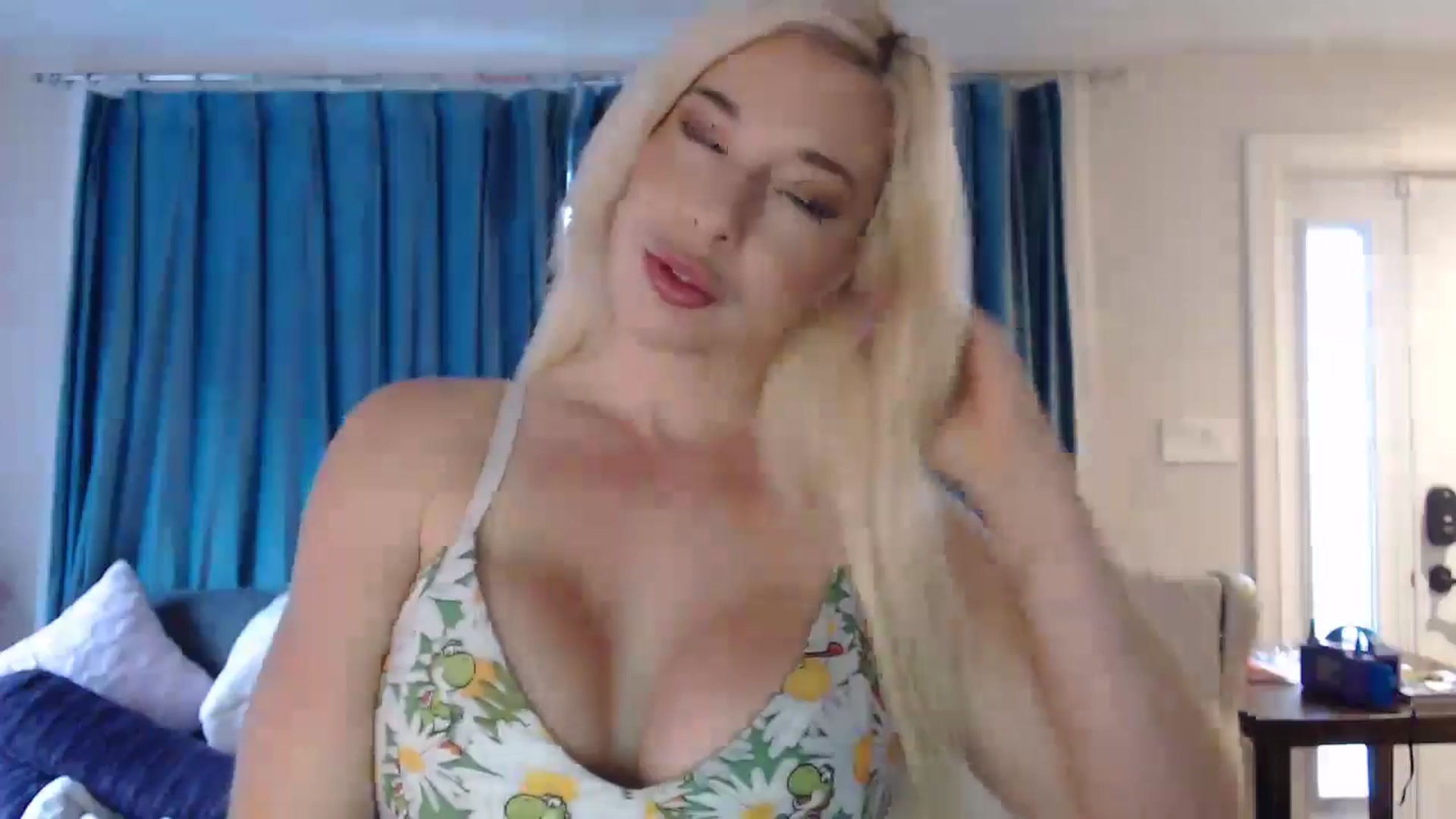 Gallery image thumbnail from Riley_Parks's myfreecams stream on, 08/18/2024, 11:15 image 8 of 20