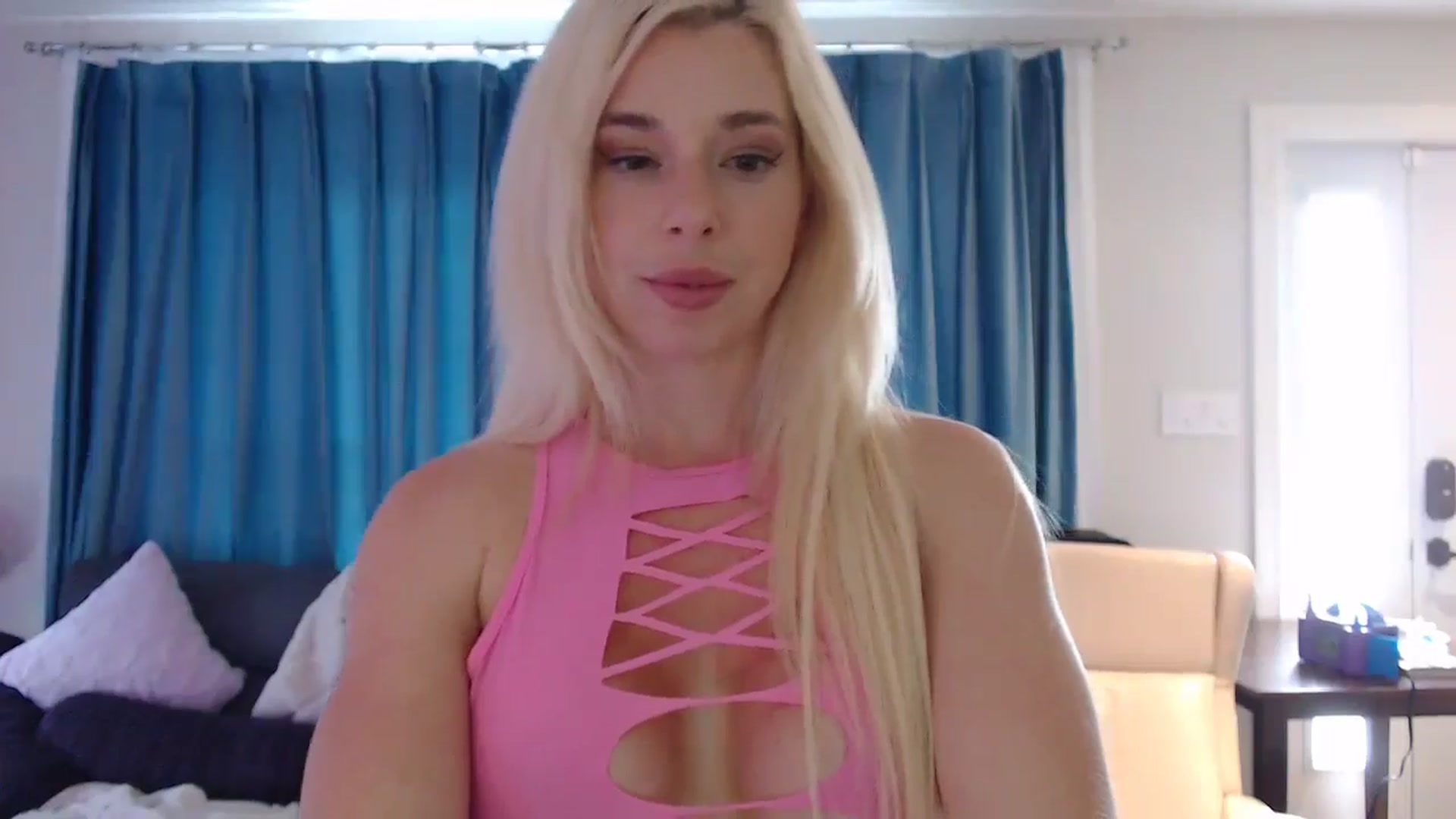 Gallery image thumbnail from Riley_Parks's myfreecams stream on, 08/18/2024, 19:30 image 13 of 20