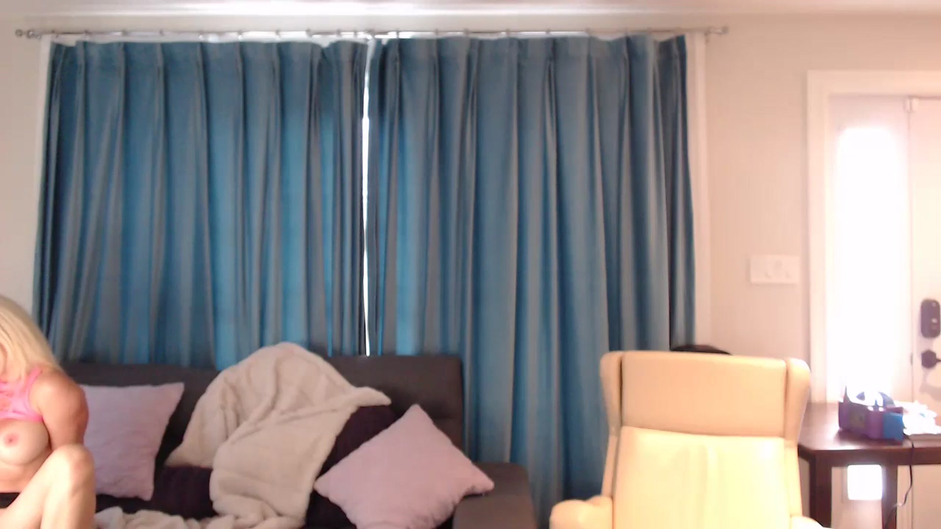 Gallery image thumbnail from Riley_Parks's myfreecams stream on, 08/18/2024, 21:17 image 3 of 20