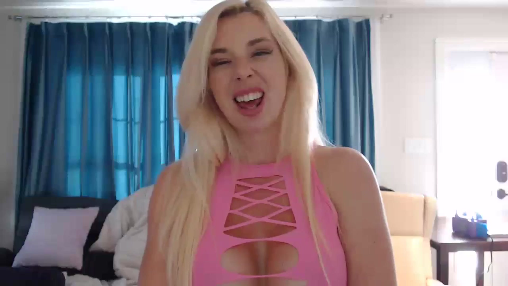 Gallery image thumbnail from Riley_Parks's myfreecams stream on, 08/18/2024, 21:17 image 18 of 20