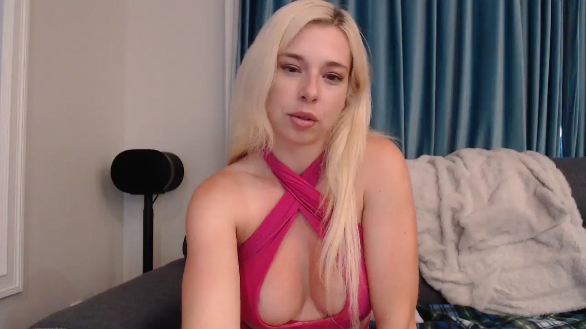 Gallery image thumbnail from Riley_Parks's myfreecams stream on, 08/26/2024, 24:15 image 3 of 20
