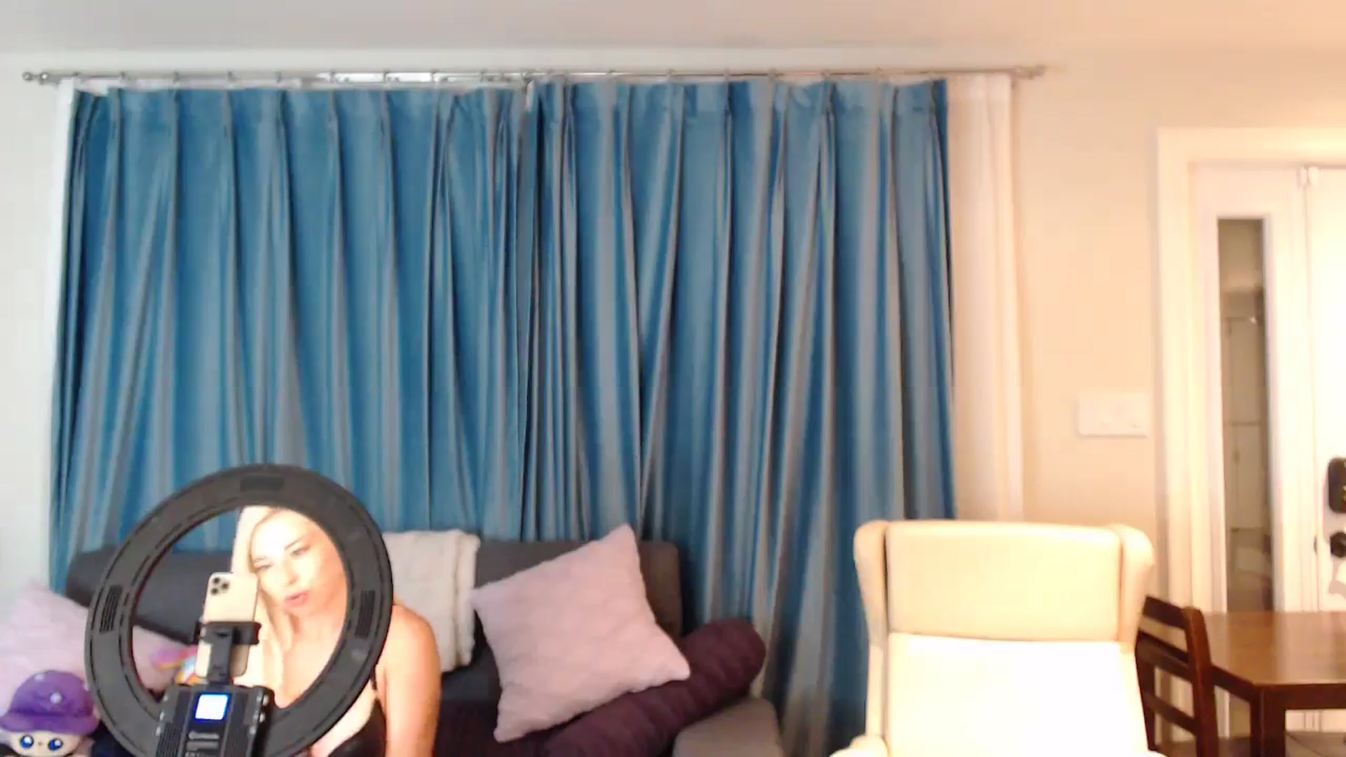 Gallery image thumbnail from Riley_Parks's myfreecams stream on, 10/04/2024, 08:58 image 19 of 20
