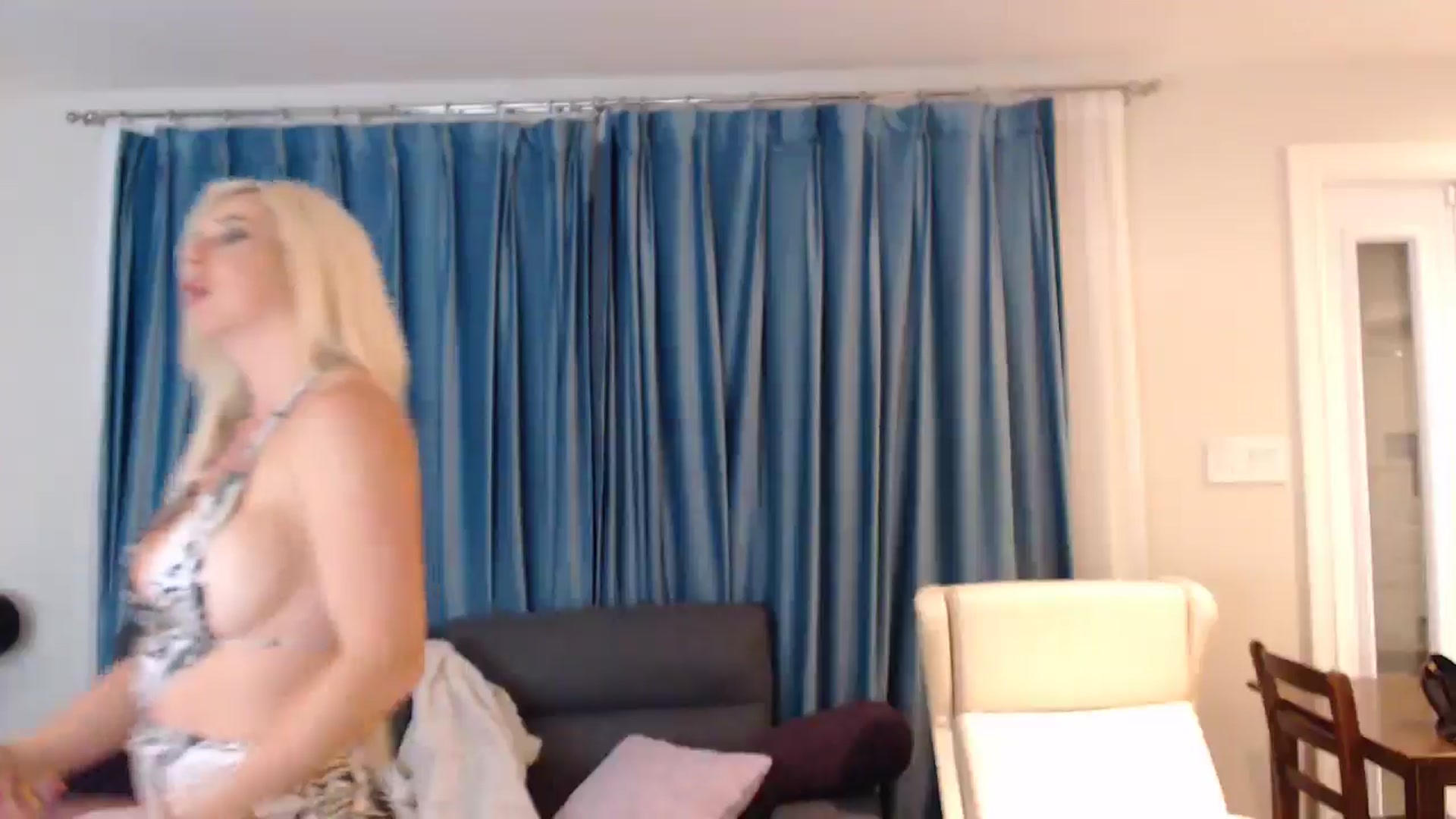 Gallery image thumbnail from Riley_Parks's myfreecams stream on, 10/05/2024, 09:08 image 16 of 20