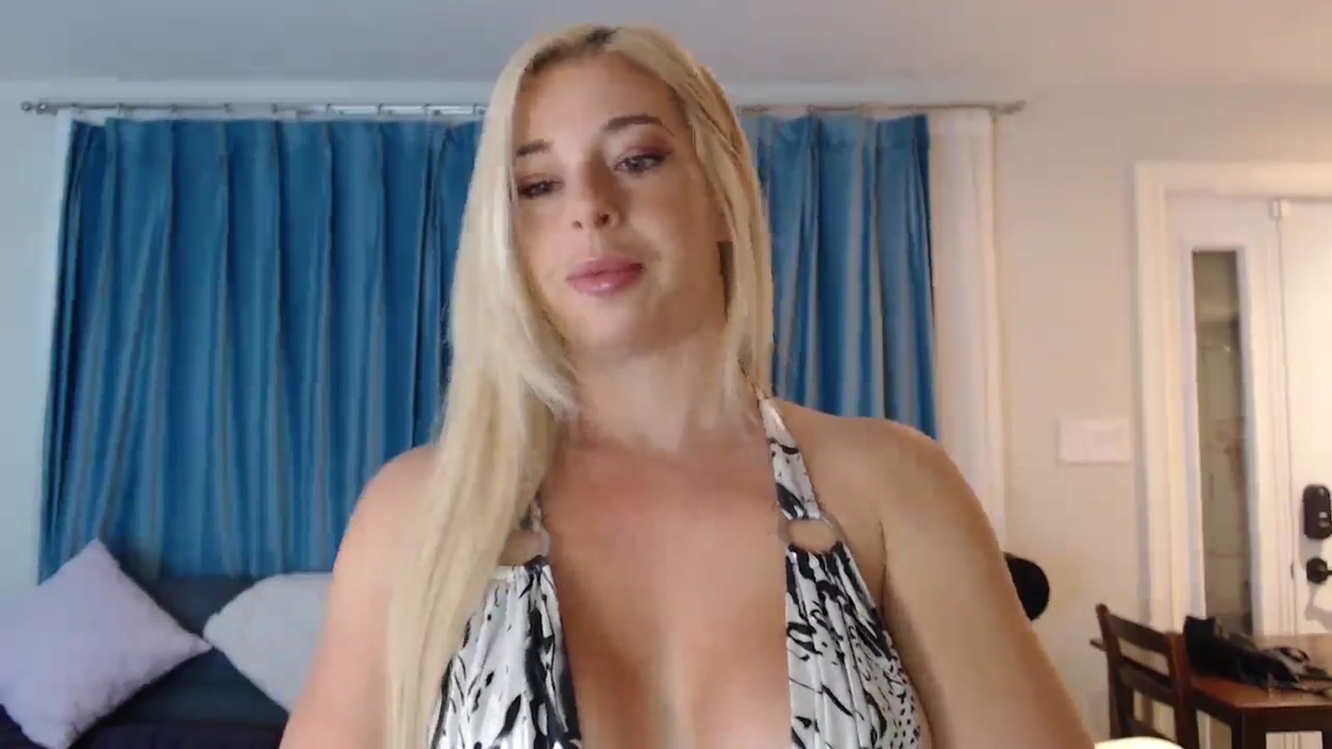 Gallery image thumbnail from Riley_Parks's myfreecams stream on, 10/08/2024, 09:53 image 7 of 20