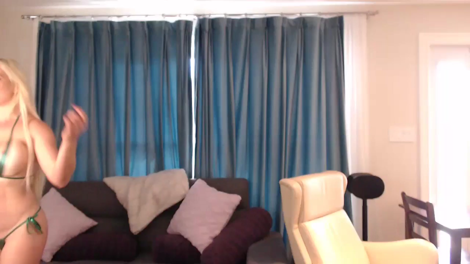 Gallery image thumbnail from Riley_Parks's myfreecams stream on, 10/08/2024, 19:19 image 7 of 20