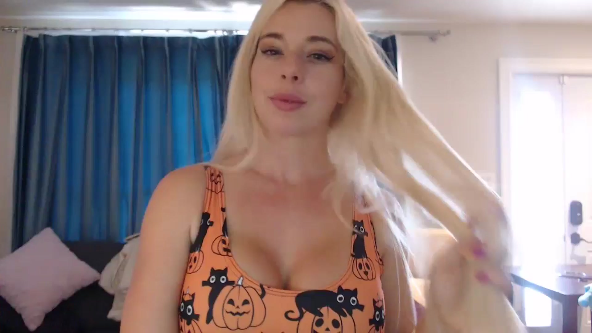 Gallery image thumbnail from Riley_Parks's myfreecams stream on, 10/18/2024, 16:01 image 18 of 20