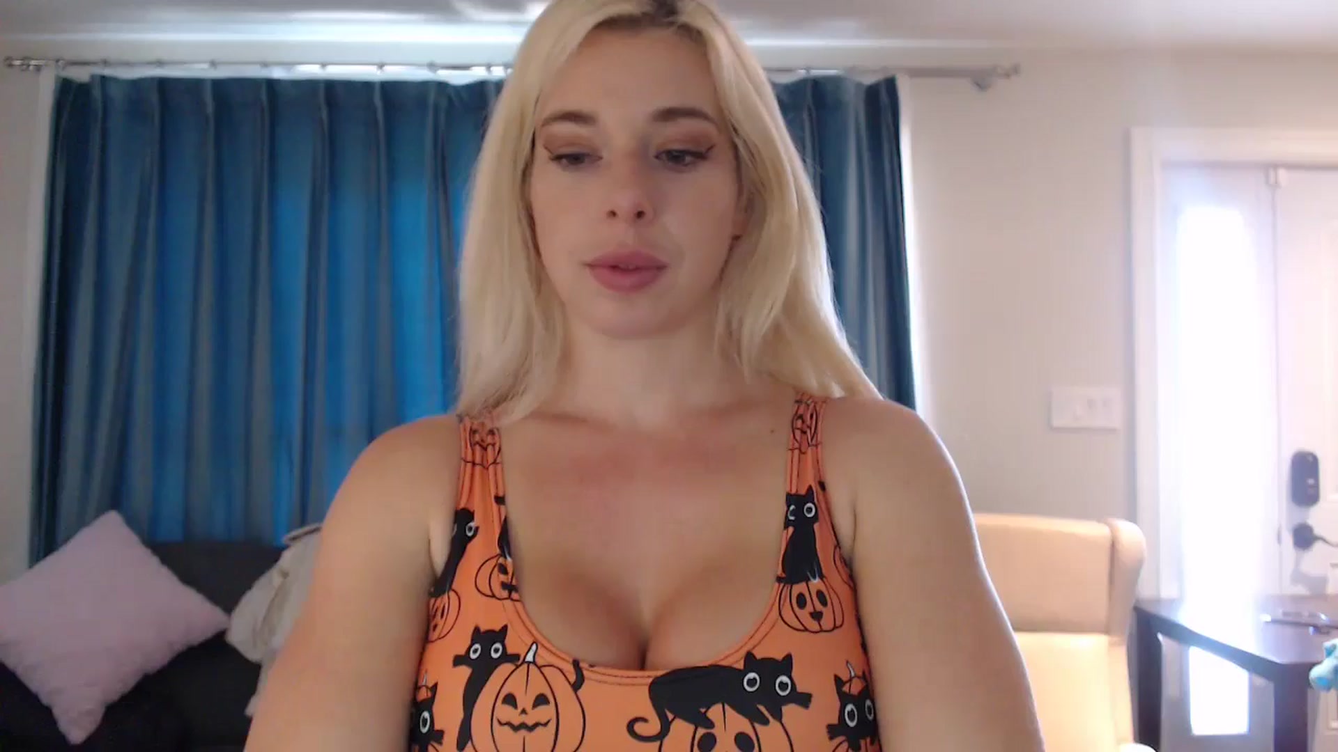 Gallery image thumbnail from Riley_Parks's myfreecams stream on, 10/18/2024, 16:01 image 11 of 20