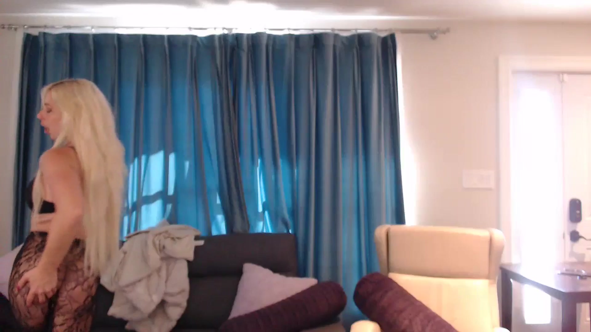 Gallery image thumbnail from Riley_Parks's myfreecams stream on, 10/18/2024, 18:33 image 17 of 20