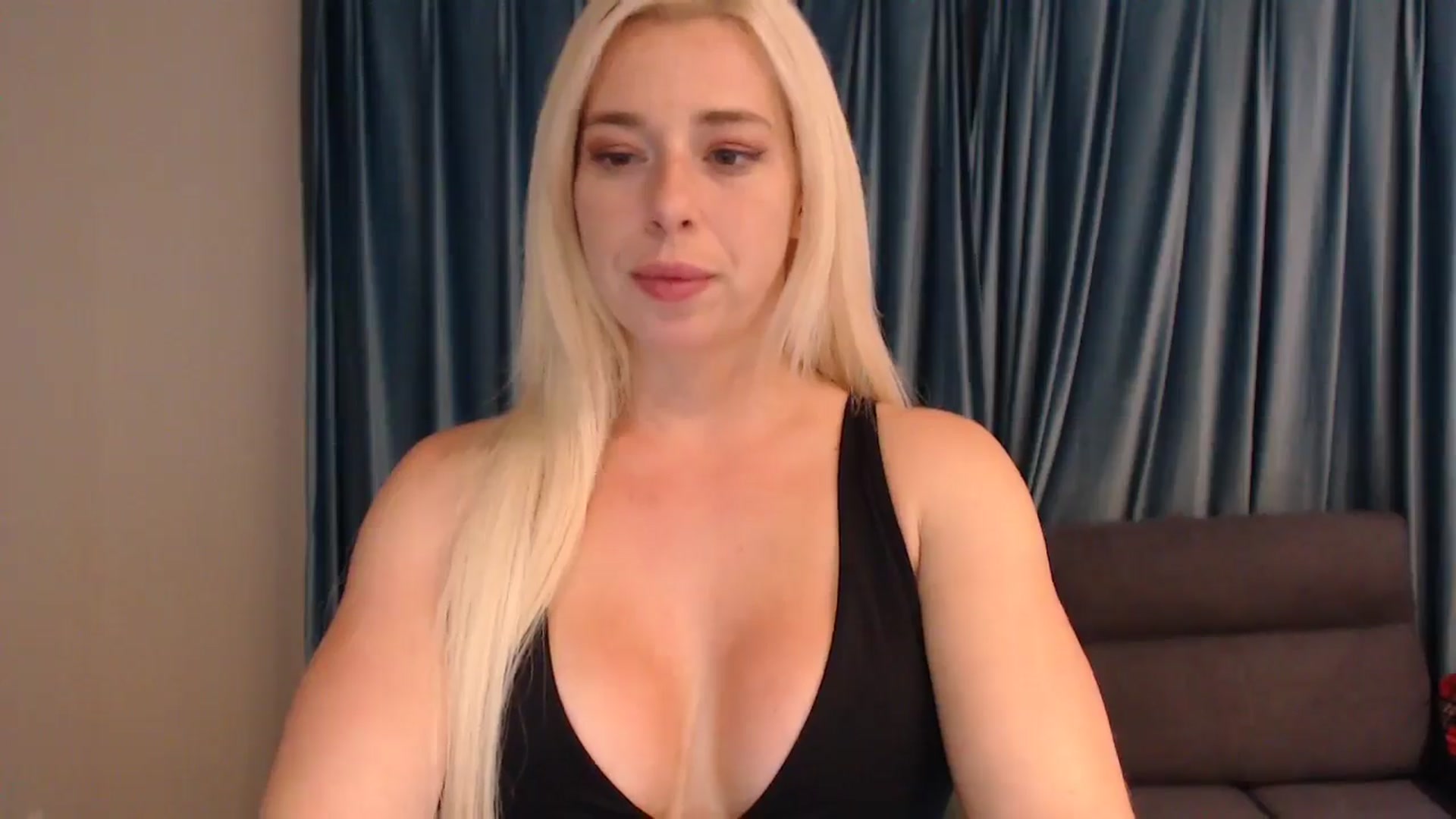 Gallery image thumbnail from Riley_Parks's myfreecams stream on, 11/13/2024, 22:30 image 4 of 20
