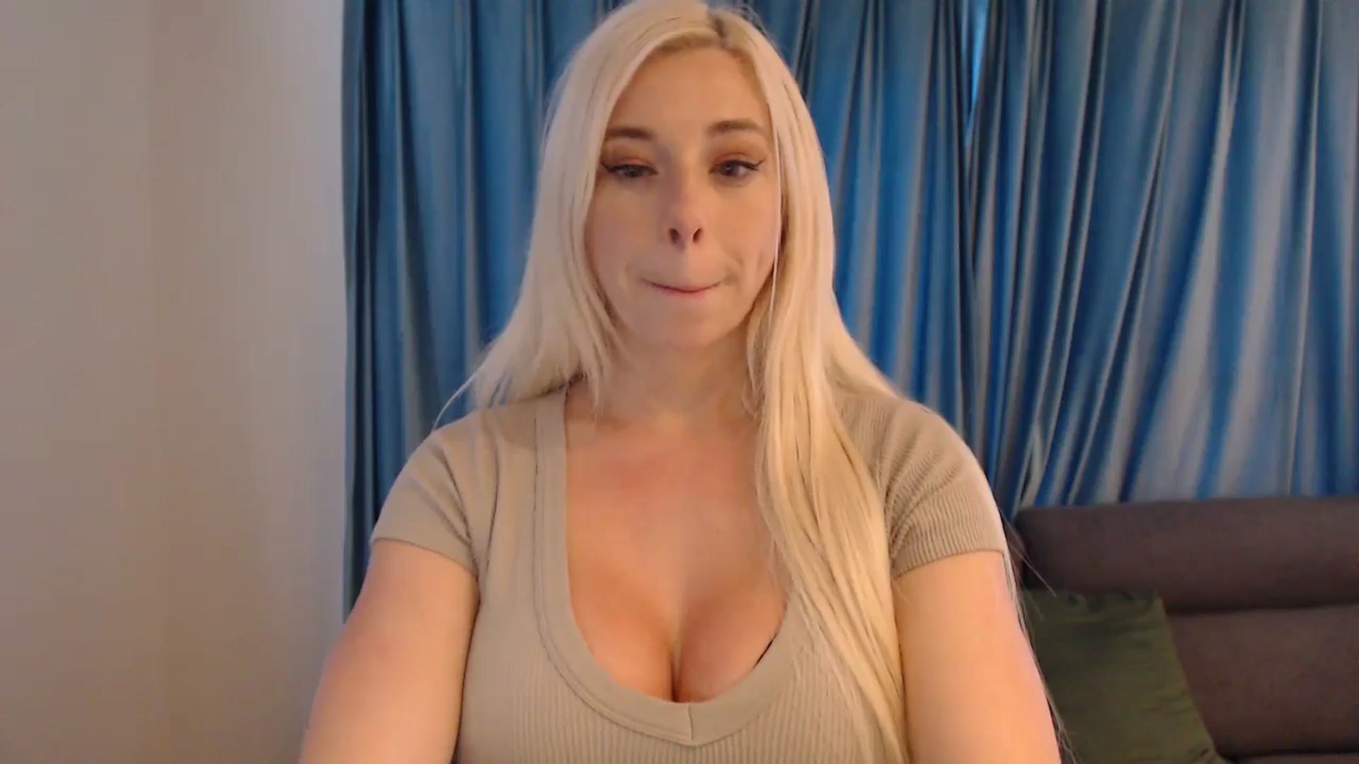 Gallery image thumbnail from Riley_Parks's myfreecams stream on, 11/15/2024, 16:33 image 2 of 20