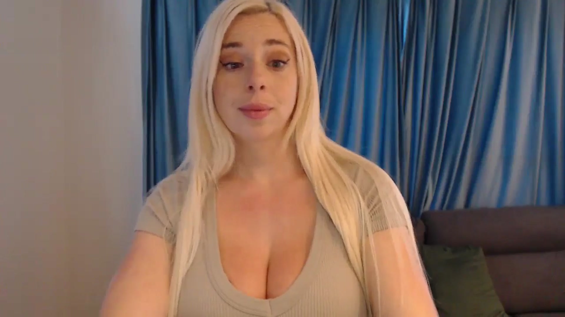 Gallery image thumbnail from Riley_Parks's myfreecams stream on, 11/15/2024, 16:33 image 15 of 20