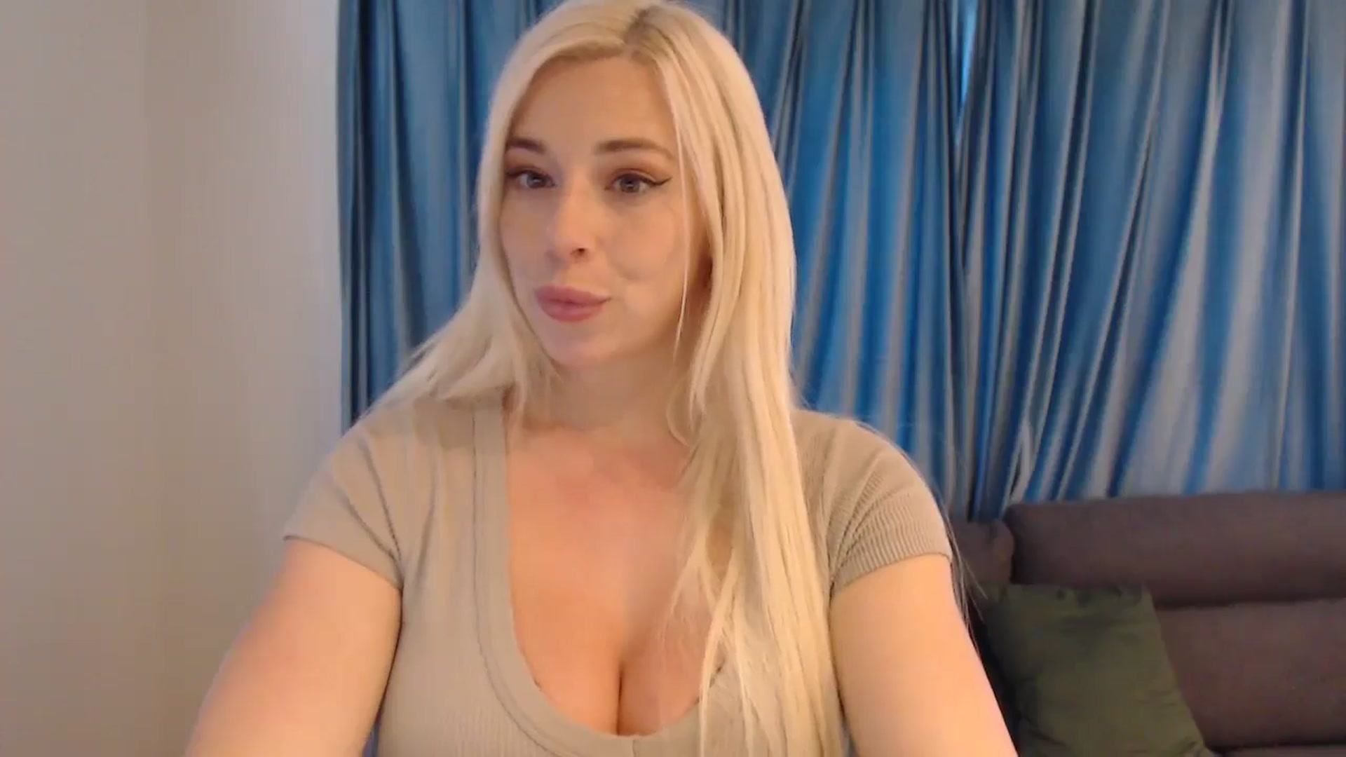 Gallery image thumbnail from Riley_Parks's myfreecams stream on, 11/15/2024, 16:33 image 12 of 20