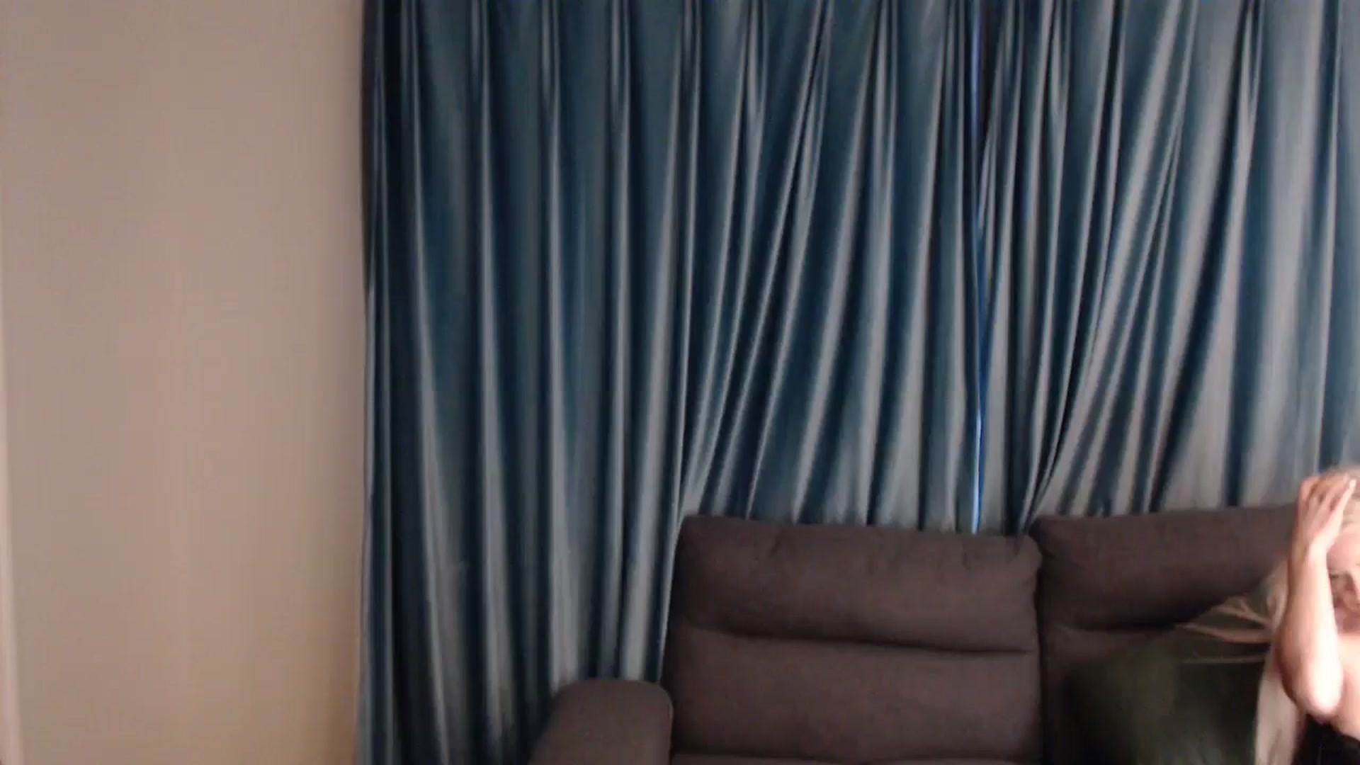 Gallery image thumbnail from Riley_Parks's myfreecams stream on, 11/19/2024, 12:19 image 16 of 20