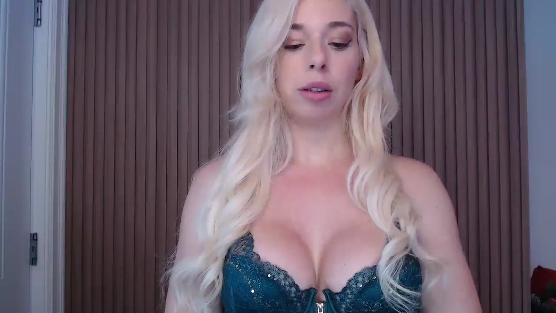 Gallery image thumbnail from Riley_Parks's myfreecams stream on, 01/02/2025, 14:53 image 8 of 20