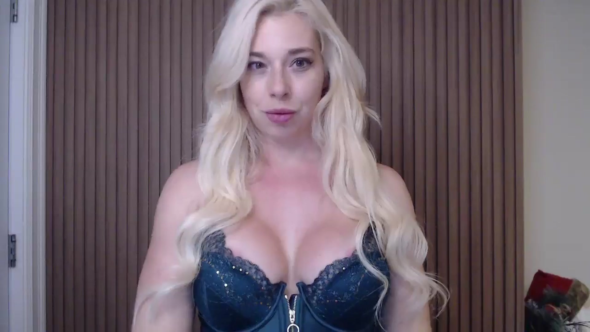 Gallery image thumbnail from Riley_Parks's myfreecams stream on, 01/02/2025, 22:17 image 12 of 20