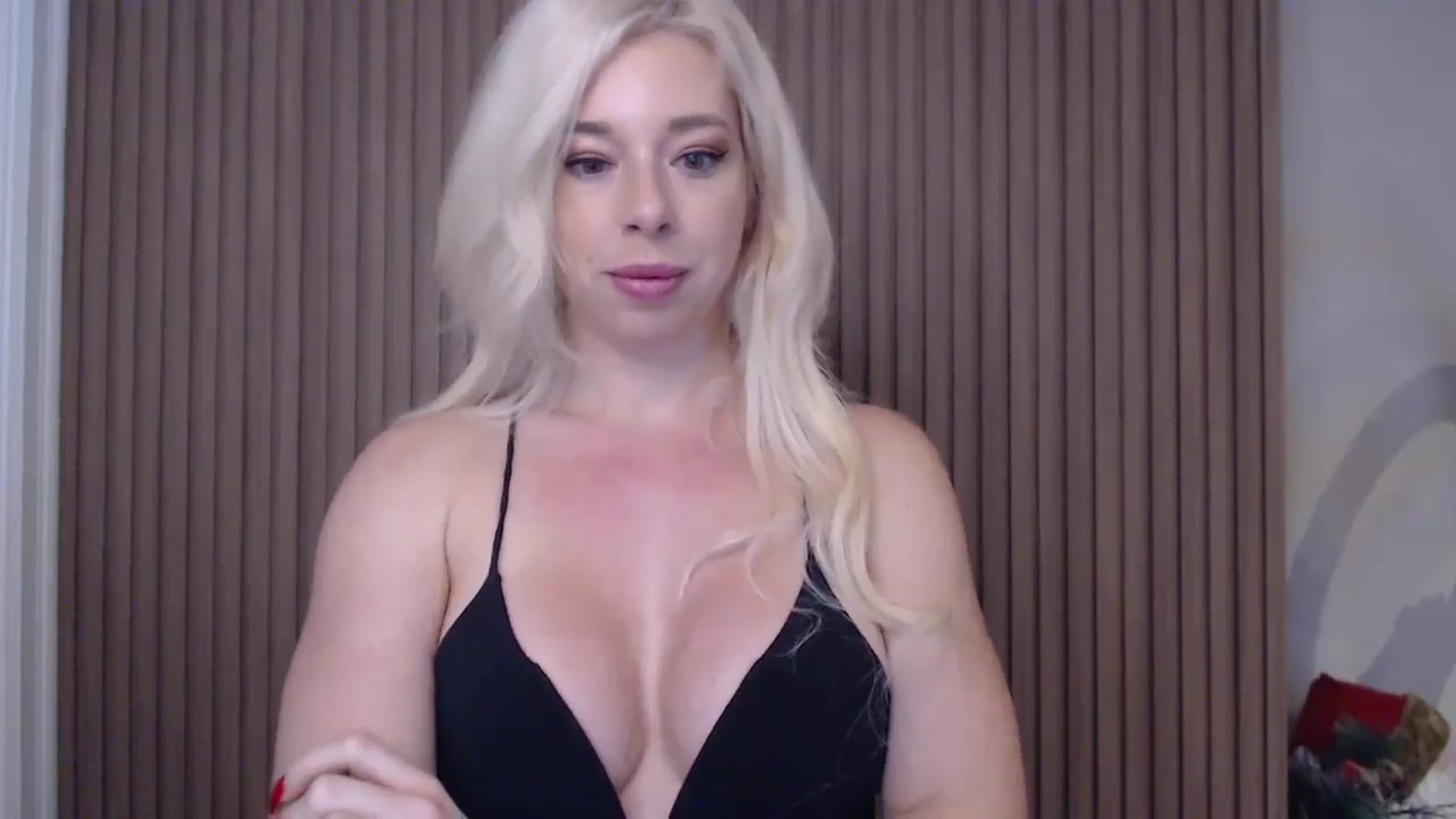 Gallery image thumbnail from Riley_Parks's myfreecams stream on, 01/03/2025, 11:15 image 19 of 20
