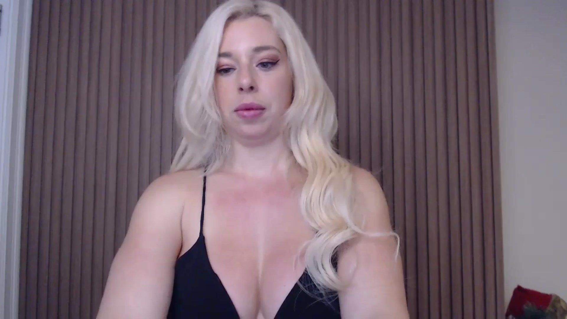 Gallery image thumbnail from Riley_Parks's myfreecams stream on, 01/03/2025, 12:43 image 2 of 20