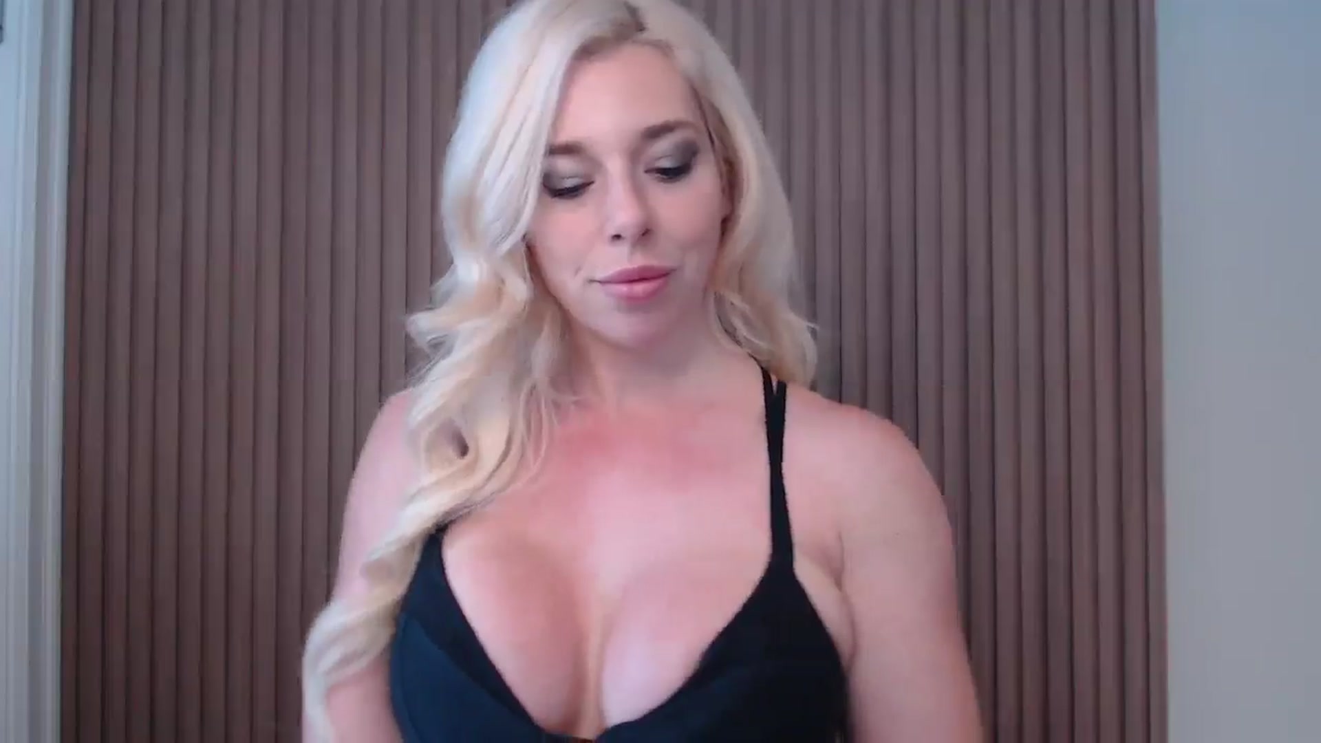 Gallery image thumbnail from Riley_Parks's myfreecams stream on, 01/04/2025, 20:37 image 20 of 20
