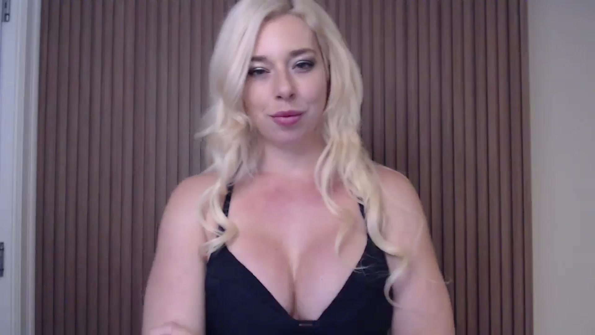 Gallery image thumbnail from Riley_Parks's myfreecams stream on, 01/04/2025, 21:54 image 14 of 20