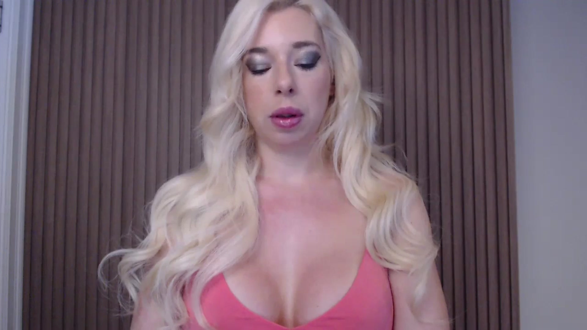 Gallery image thumbnail from Riley_Parks's myfreecams stream on, 01/05/2025, 10:53 image 14 of 20