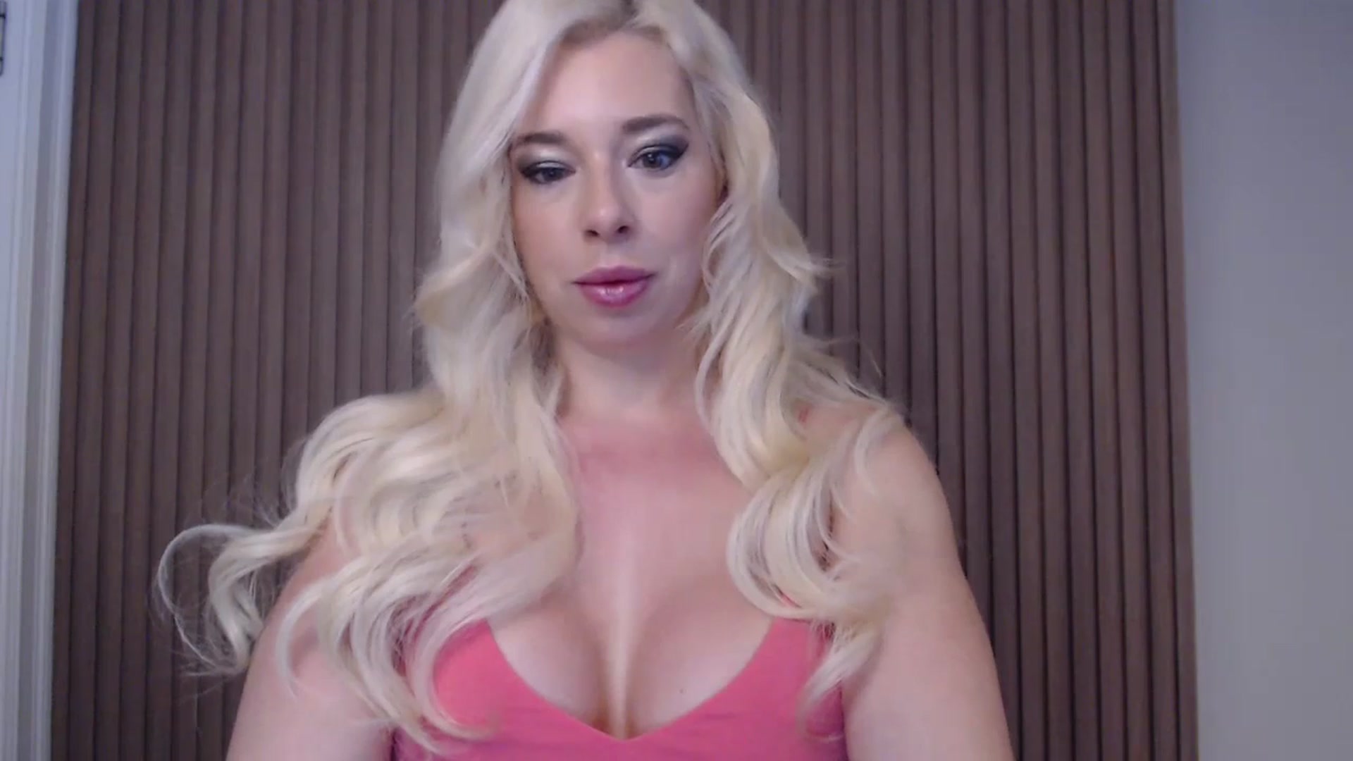 Gallery image thumbnail from Riley_Parks's myfreecams stream on, 01/05/2025, 10:53 image 17 of 20