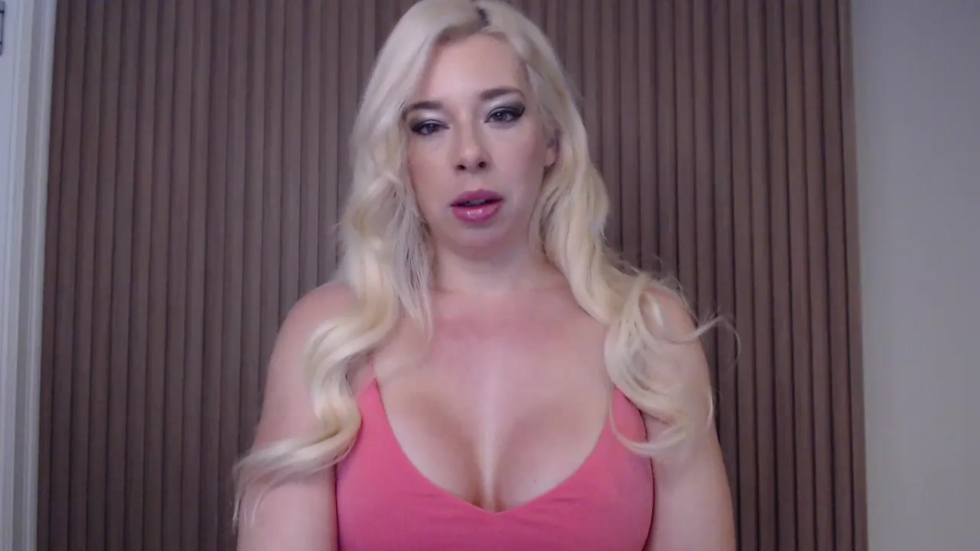 Gallery image thumbnail from Riley_Parks's myfreecams stream on, 01/05/2025, 10:53 image 20 of 20