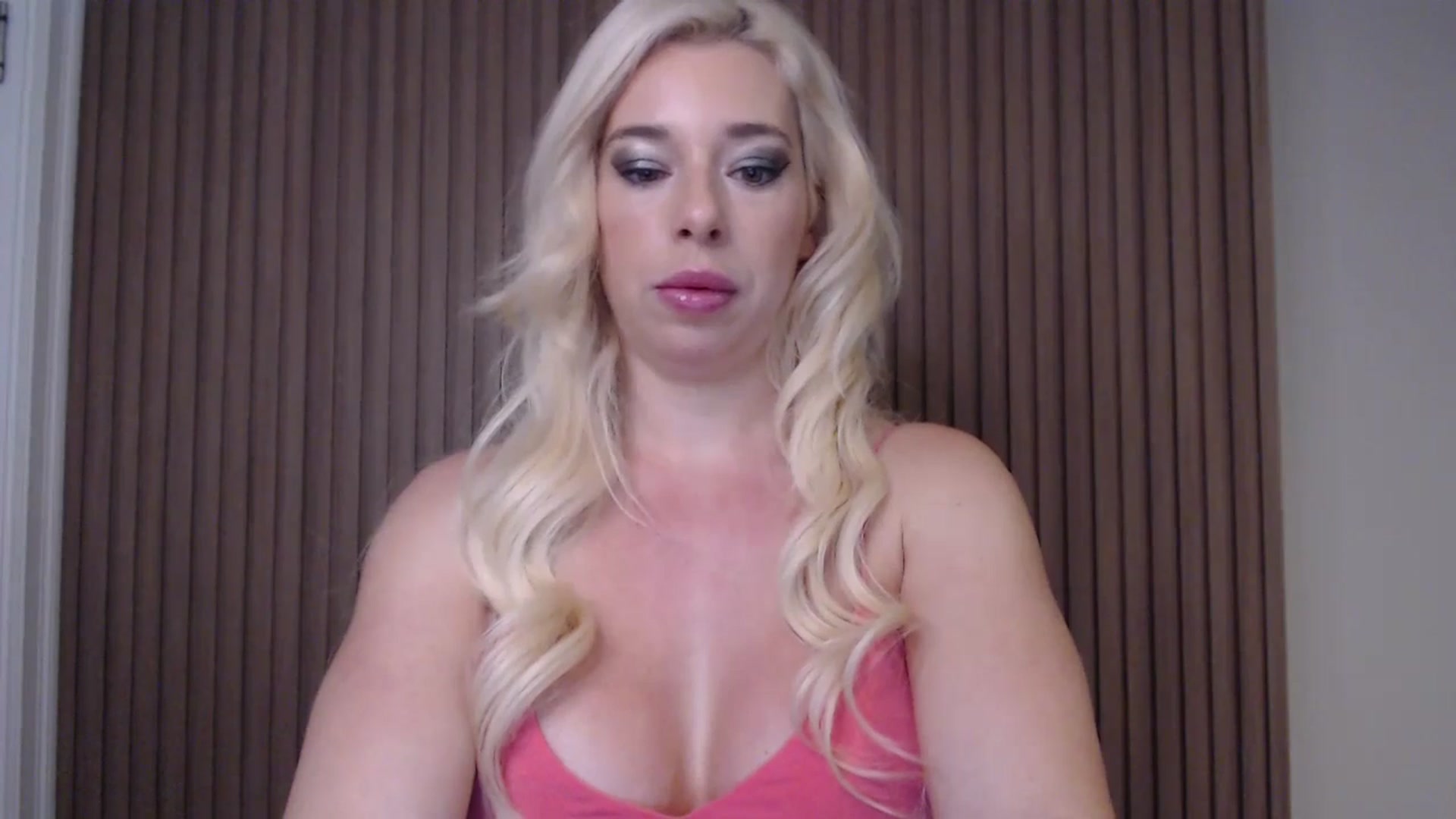 Gallery image thumbnail from Riley_Parks's myfreecams stream on, 01/05/2025, 11:55 image 7 of 20