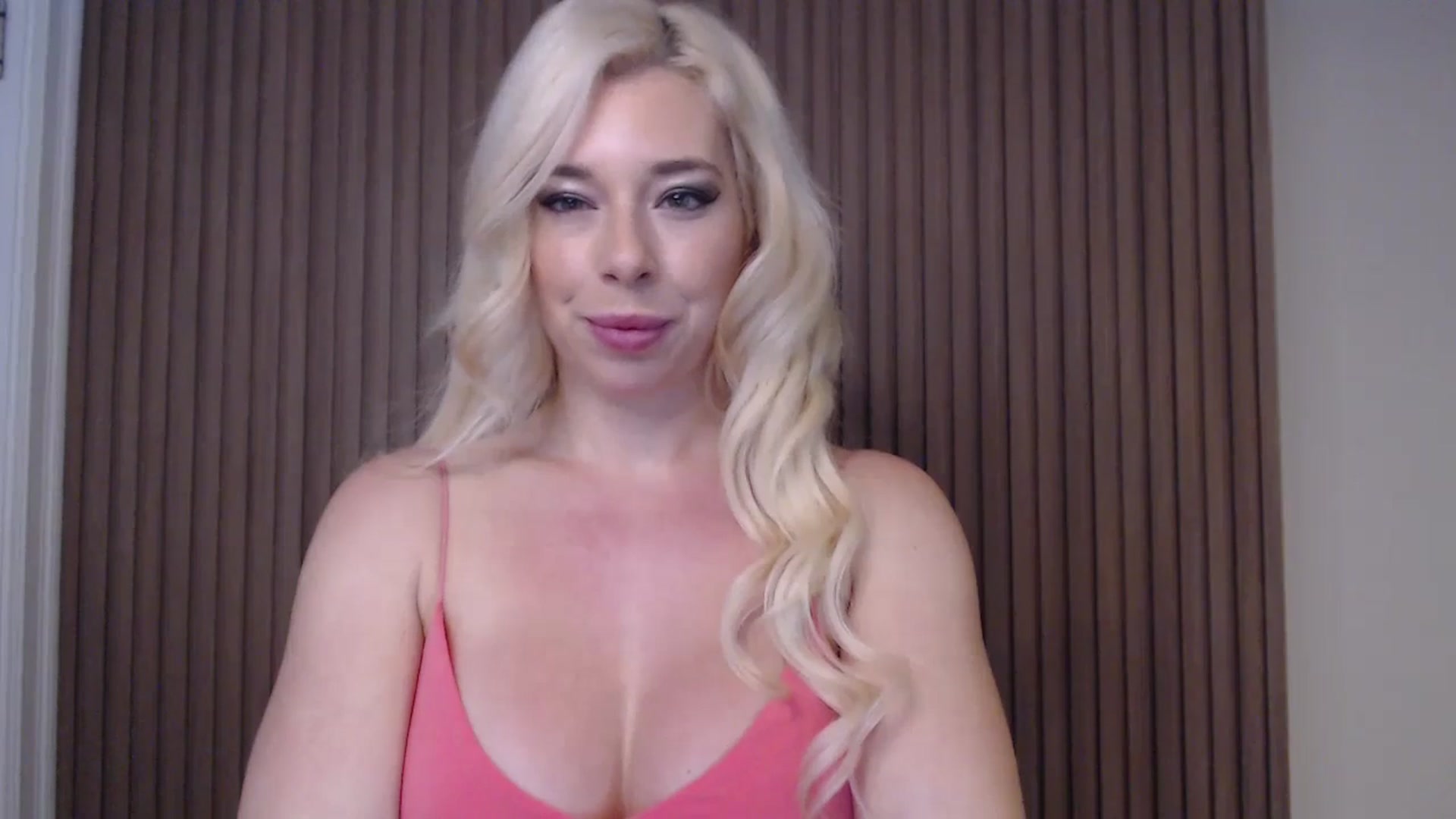Gallery image thumbnail from Riley_Parks's myfreecams stream on, 01/05/2025, 12:24 image 18 of 20
