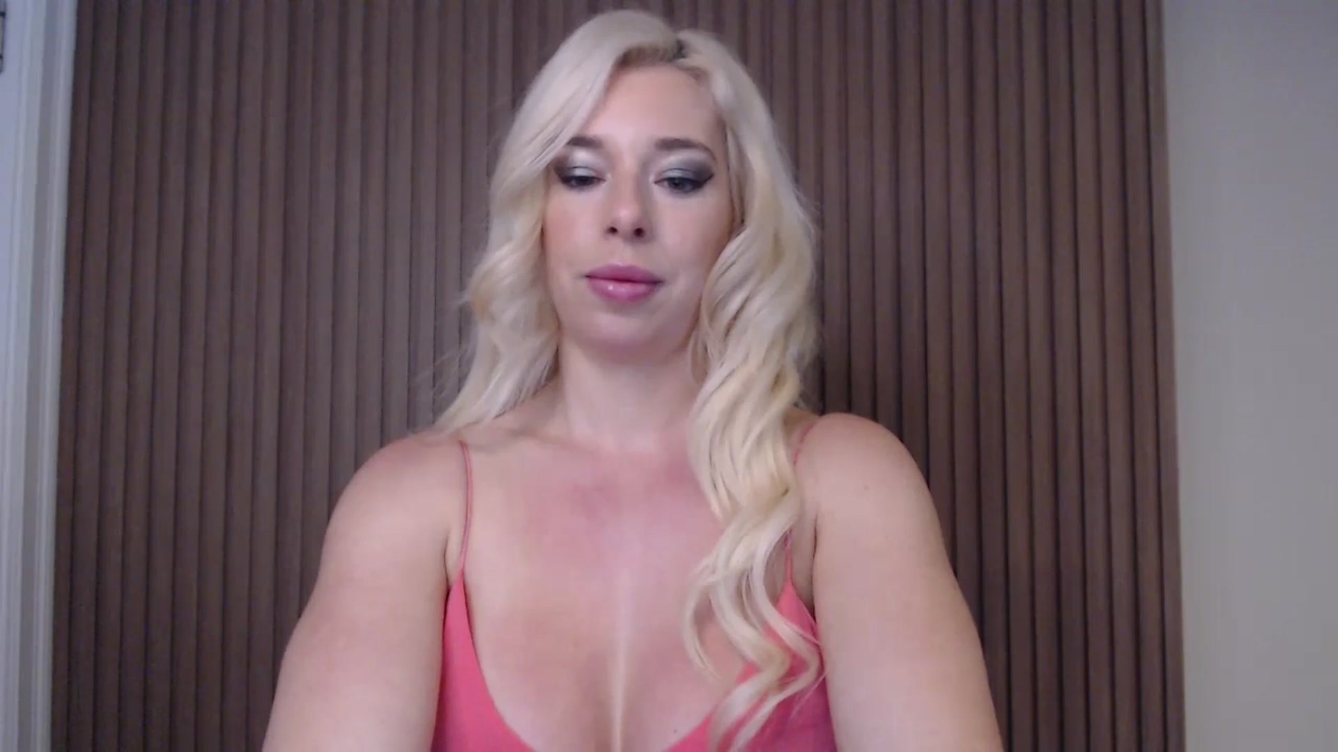 Gallery image thumbnail from Riley_Parks's myfreecams stream on, 01/05/2025, 12:24 image 14 of 20