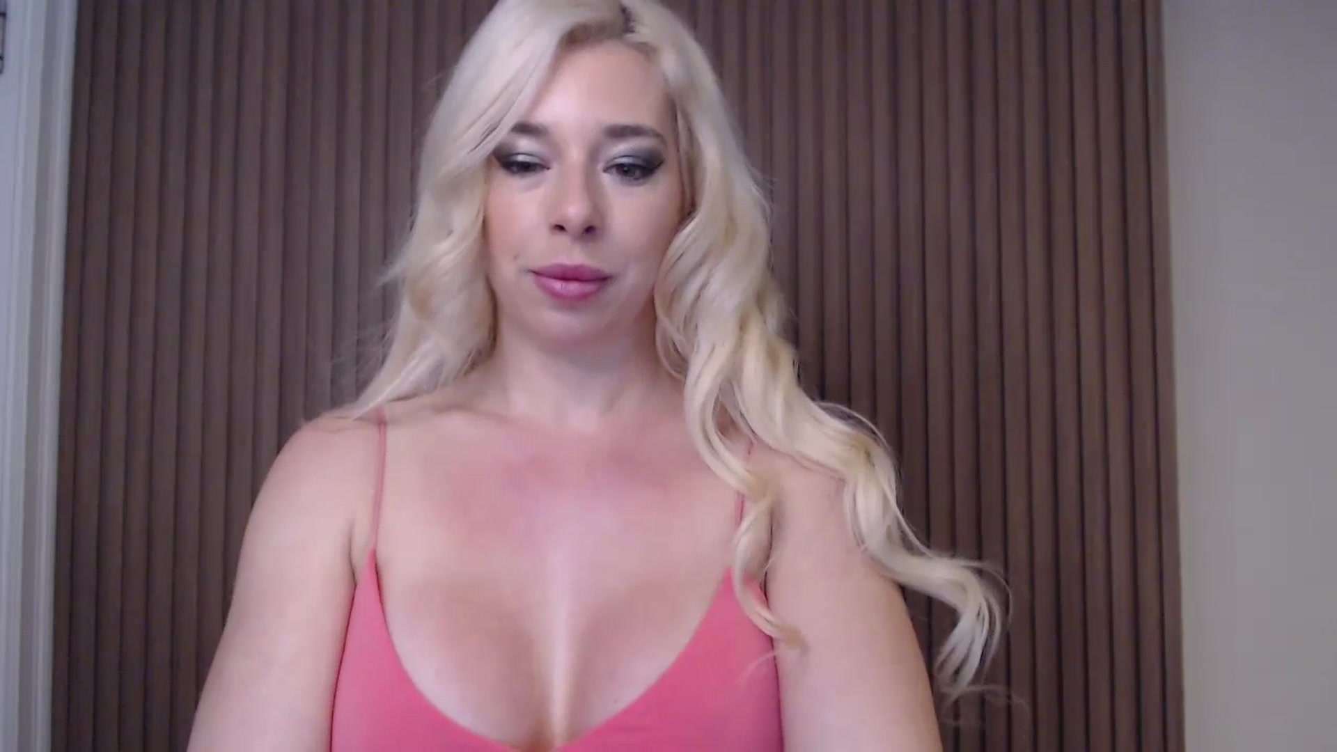 Gallery image thumbnail from Riley_Parks's myfreecams stream on, 01/05/2025, 12:24 image 16 of 20