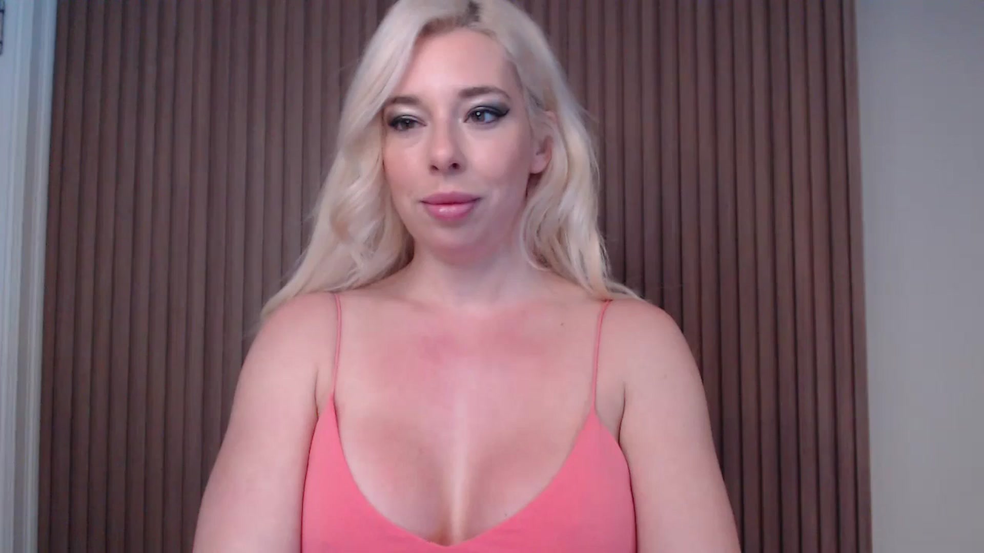 Gallery image thumbnail from Riley_Parks's myfreecams stream on, 01/05/2025, 12:24 image 2 of 20