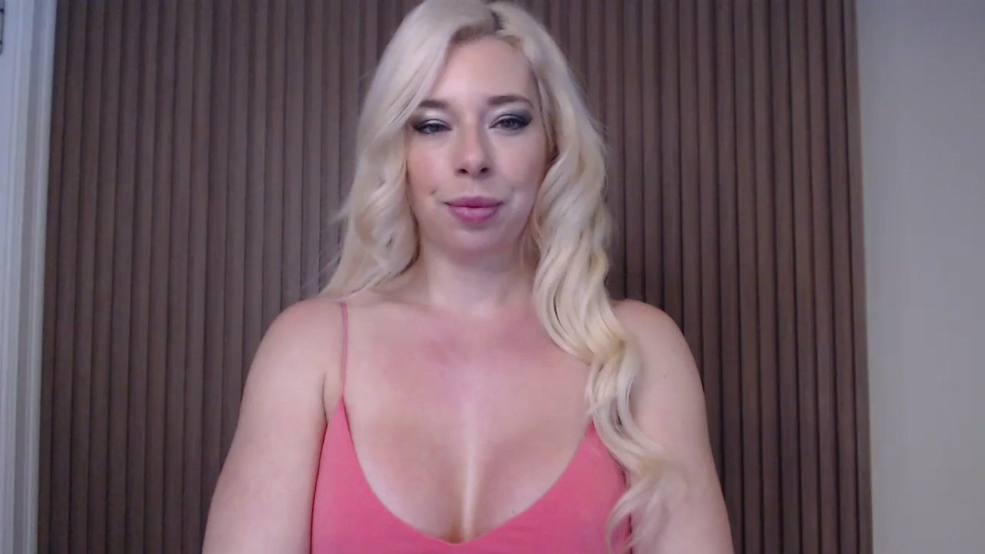 Gallery image thumbnail from Riley_Parks's myfreecams stream on, 01/05/2025, 12:24 image 4 of 20