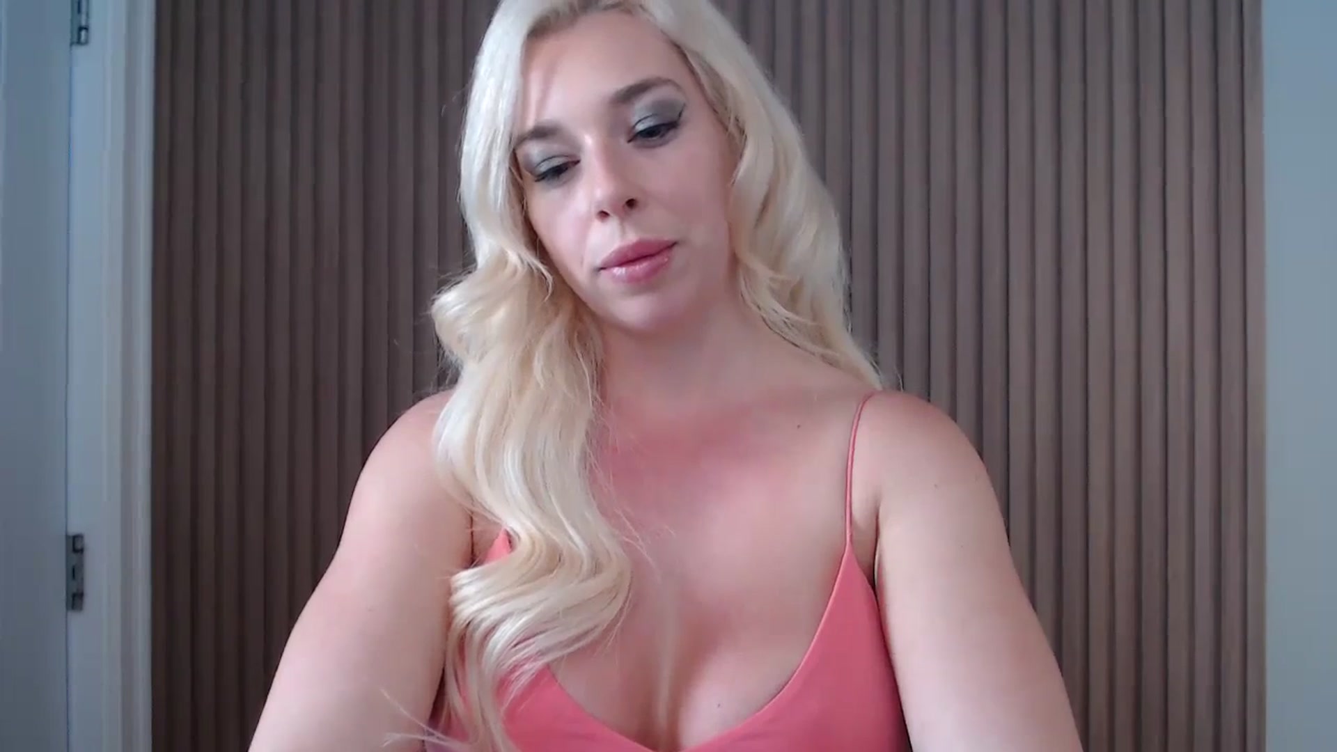 Gallery image thumbnail from Riley_Parks's myfreecams stream on, 01/05/2025, 20:33 image 20 of 20