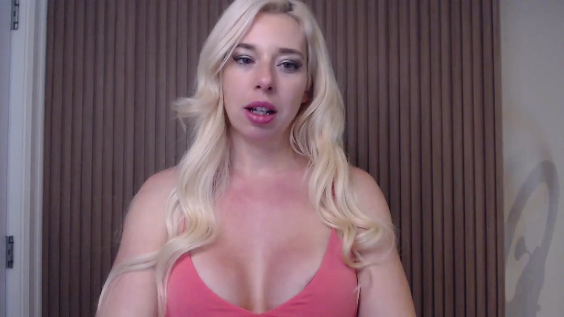 Gallery image thumbnail from Riley_Parks's myfreecams stream on, 01/06/2025, 24:32 image 18 of 20