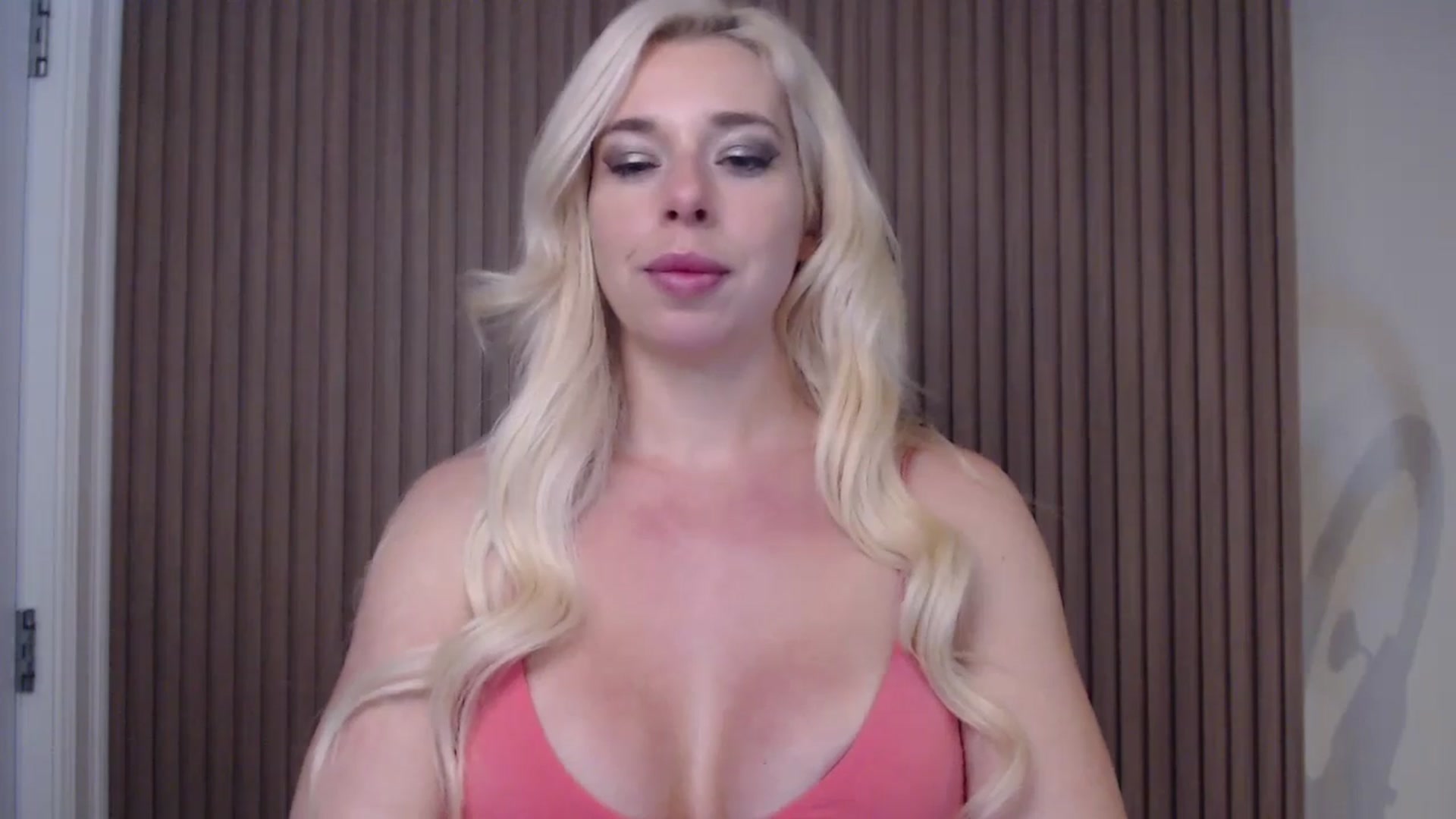 Gallery image thumbnail from Riley_Parks's myfreecams stream on, 01/06/2025, 24:32 image 9 of 20