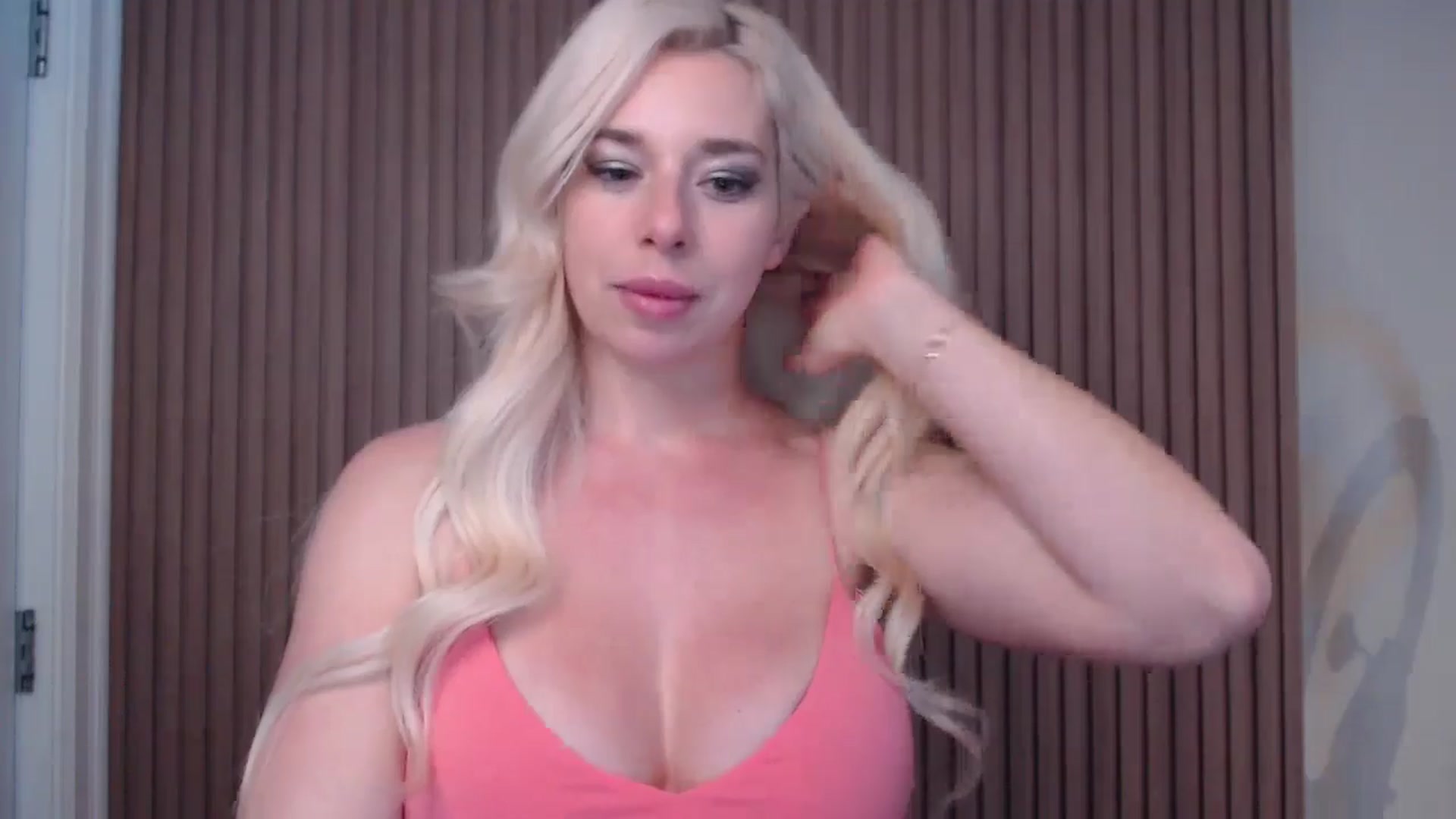 Gallery image thumbnail from Riley_Parks's myfreecams stream on, 01/06/2025, 24:32 image 20 of 20