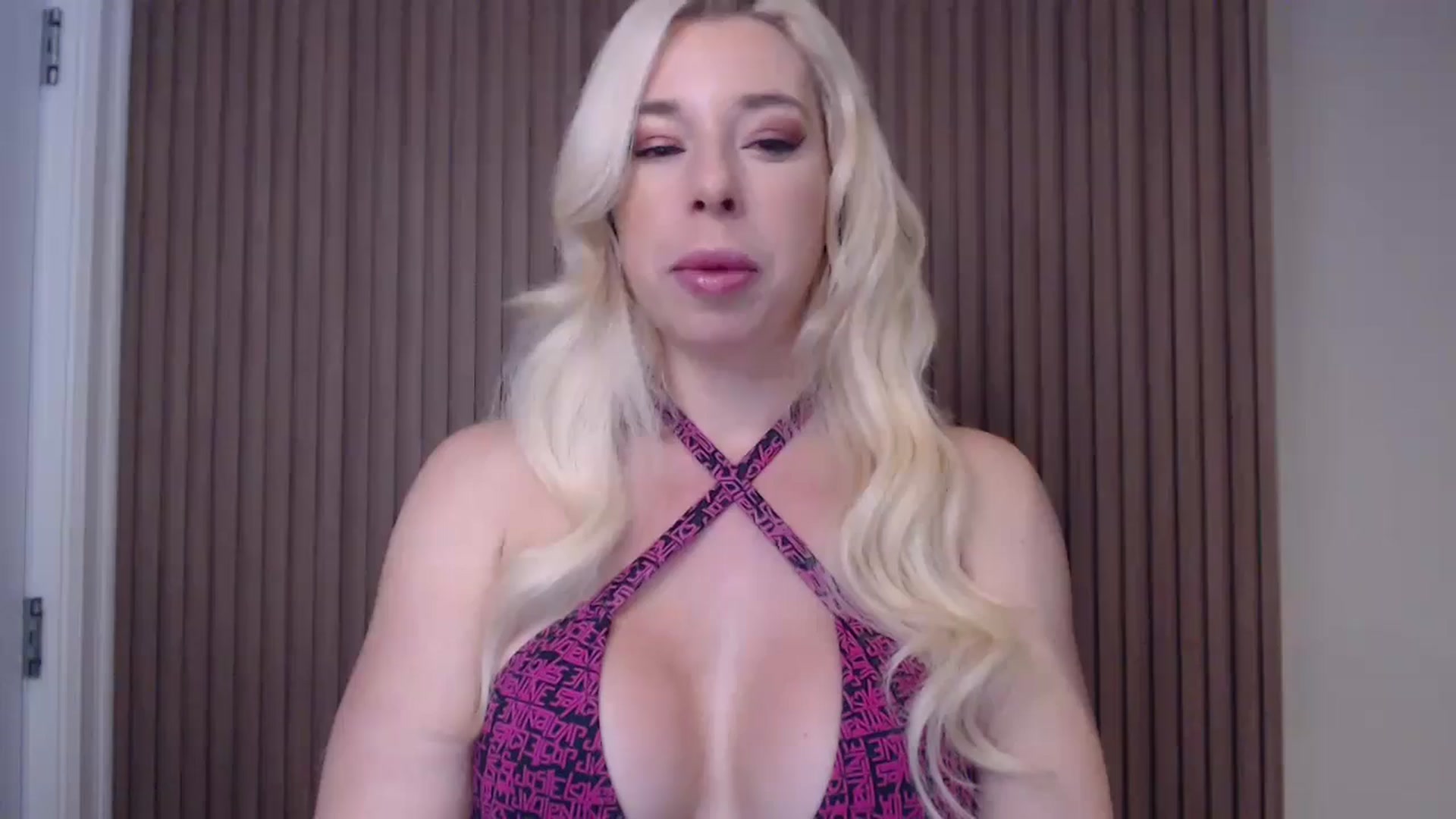 Gallery image thumbnail from Riley_Parks's myfreecams stream on, 01/09/2025, 12:31 image 1 of 20
